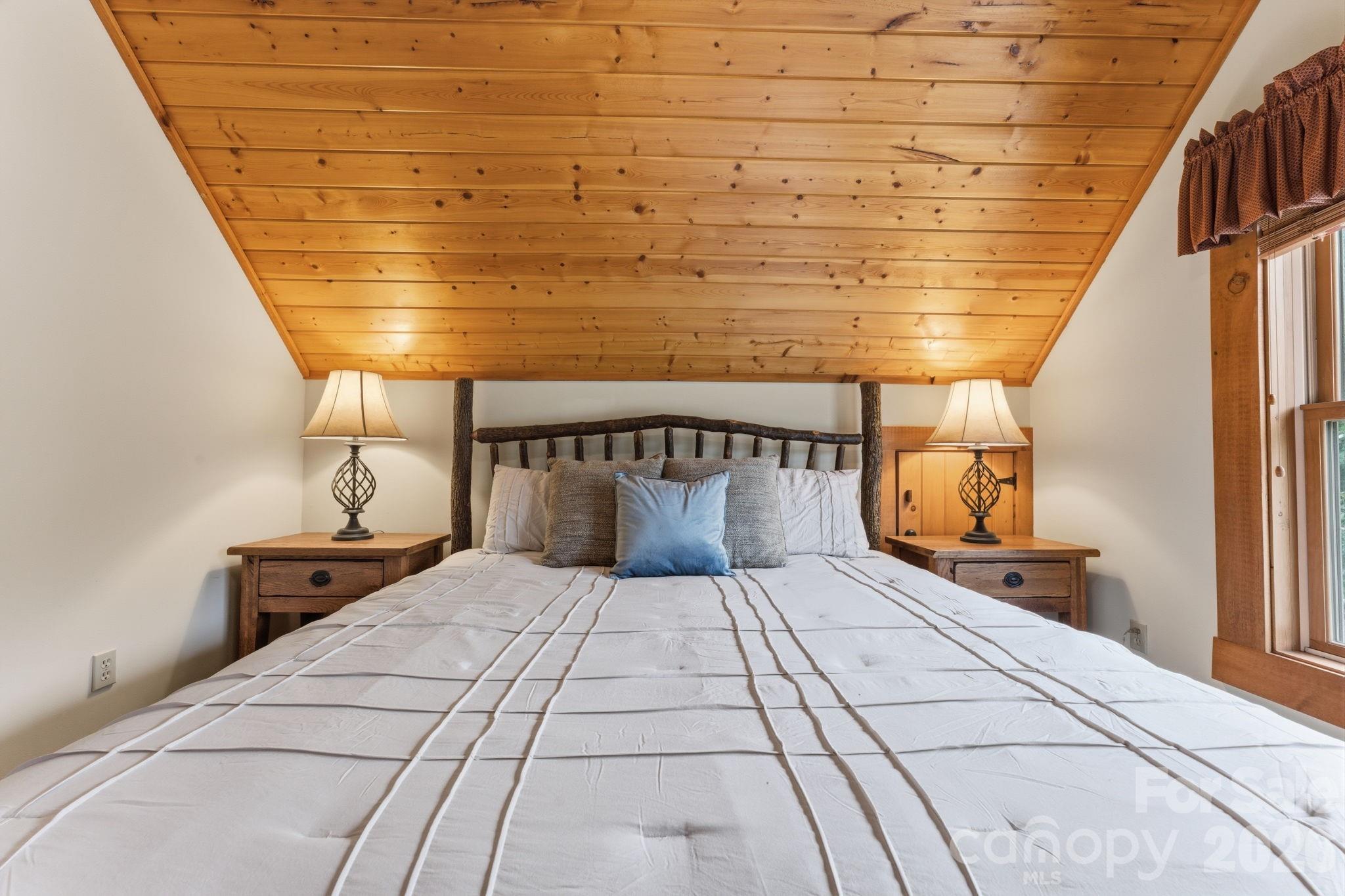 17 Rachels Circle — Maggie Valley