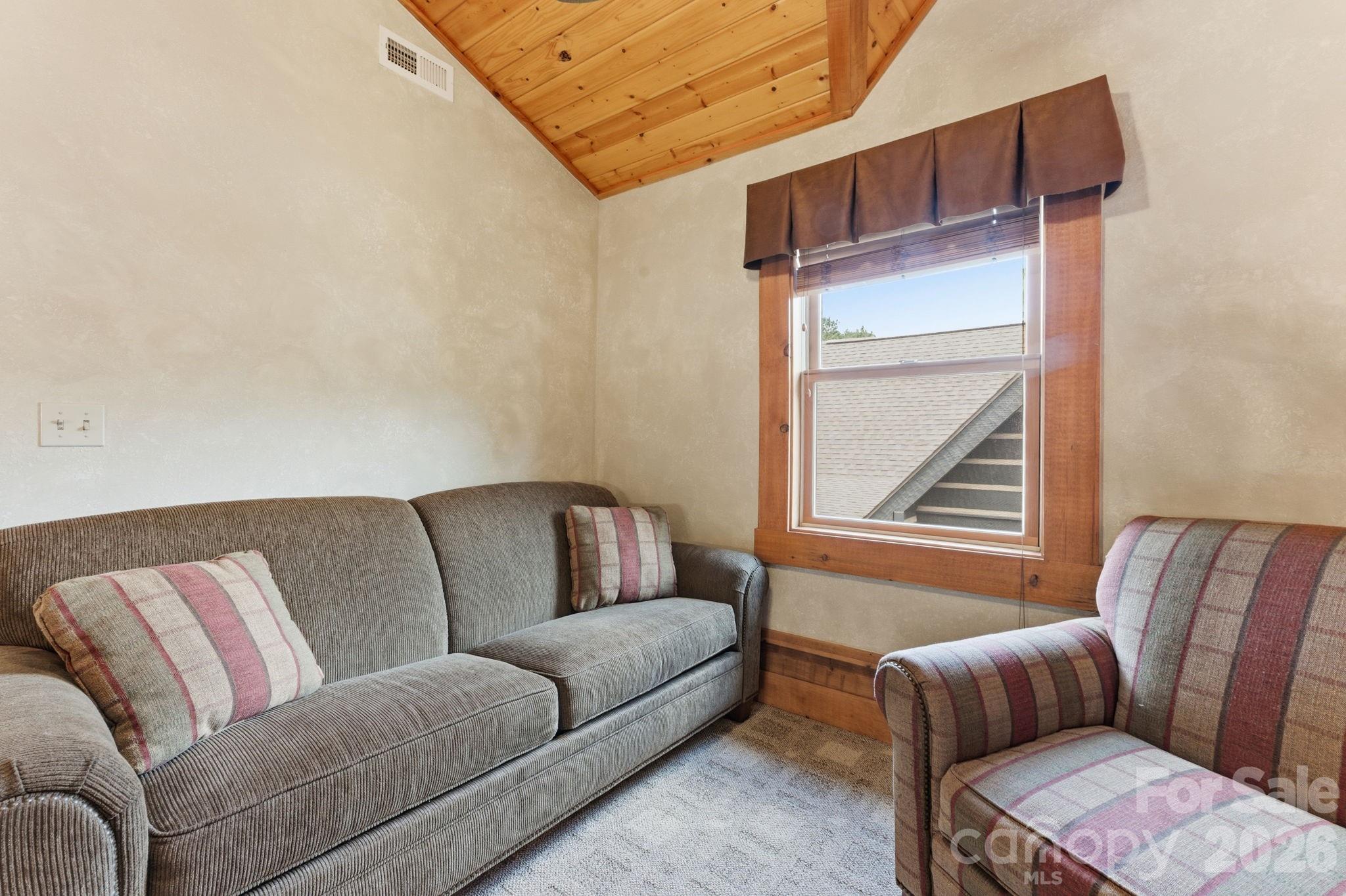 17 Rachels Circle — Maggie Valley