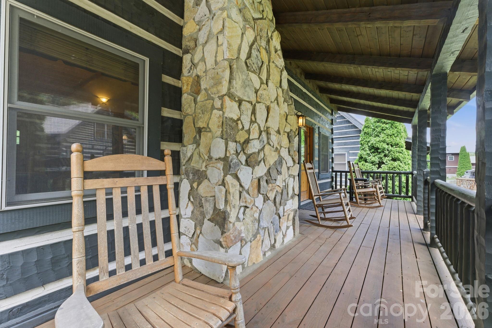 17 Rachels Circle — Maggie Valley