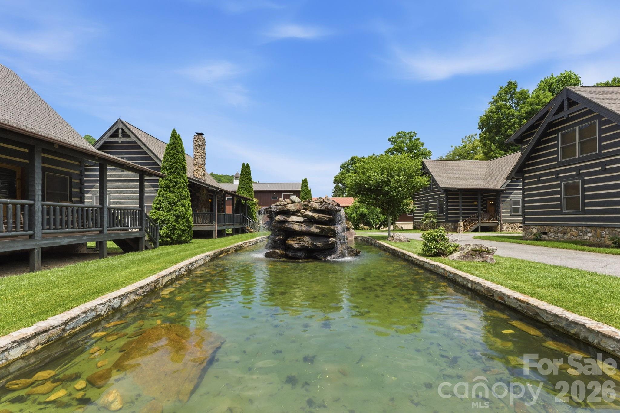 17 Rachels Circle — Maggie Valley