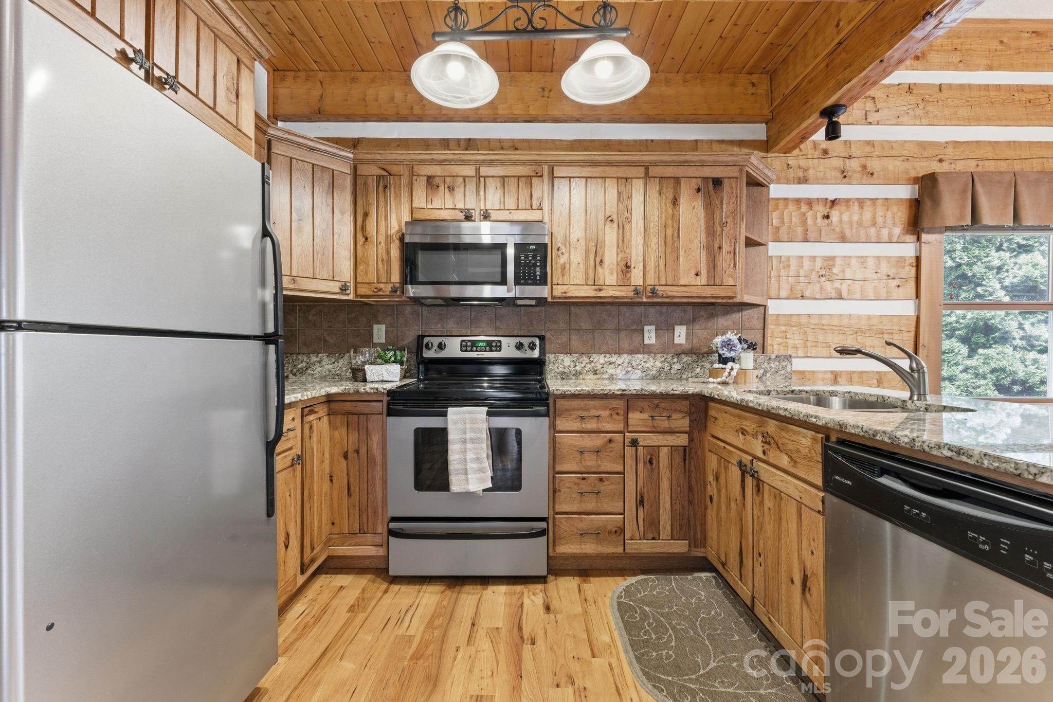 17 Rachels Circle — Maggie Valley