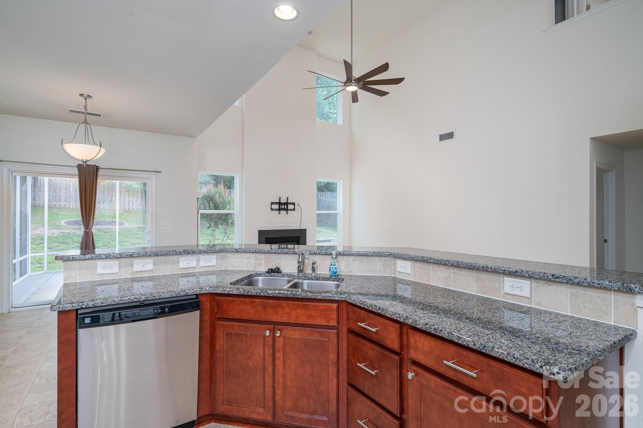 612 Augustus Lane — Mount Holly