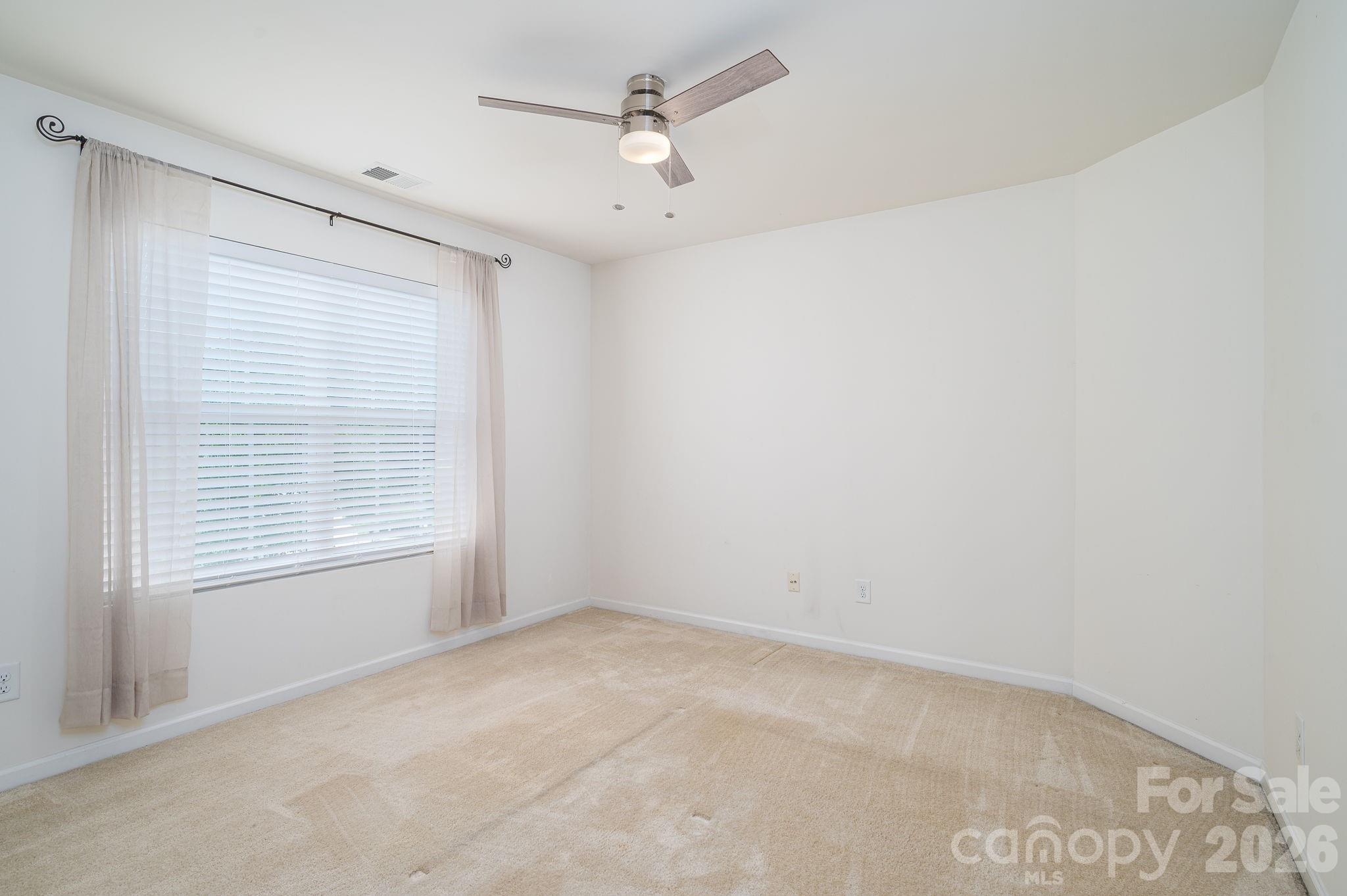 612 Augustus Lane — Mount Holly