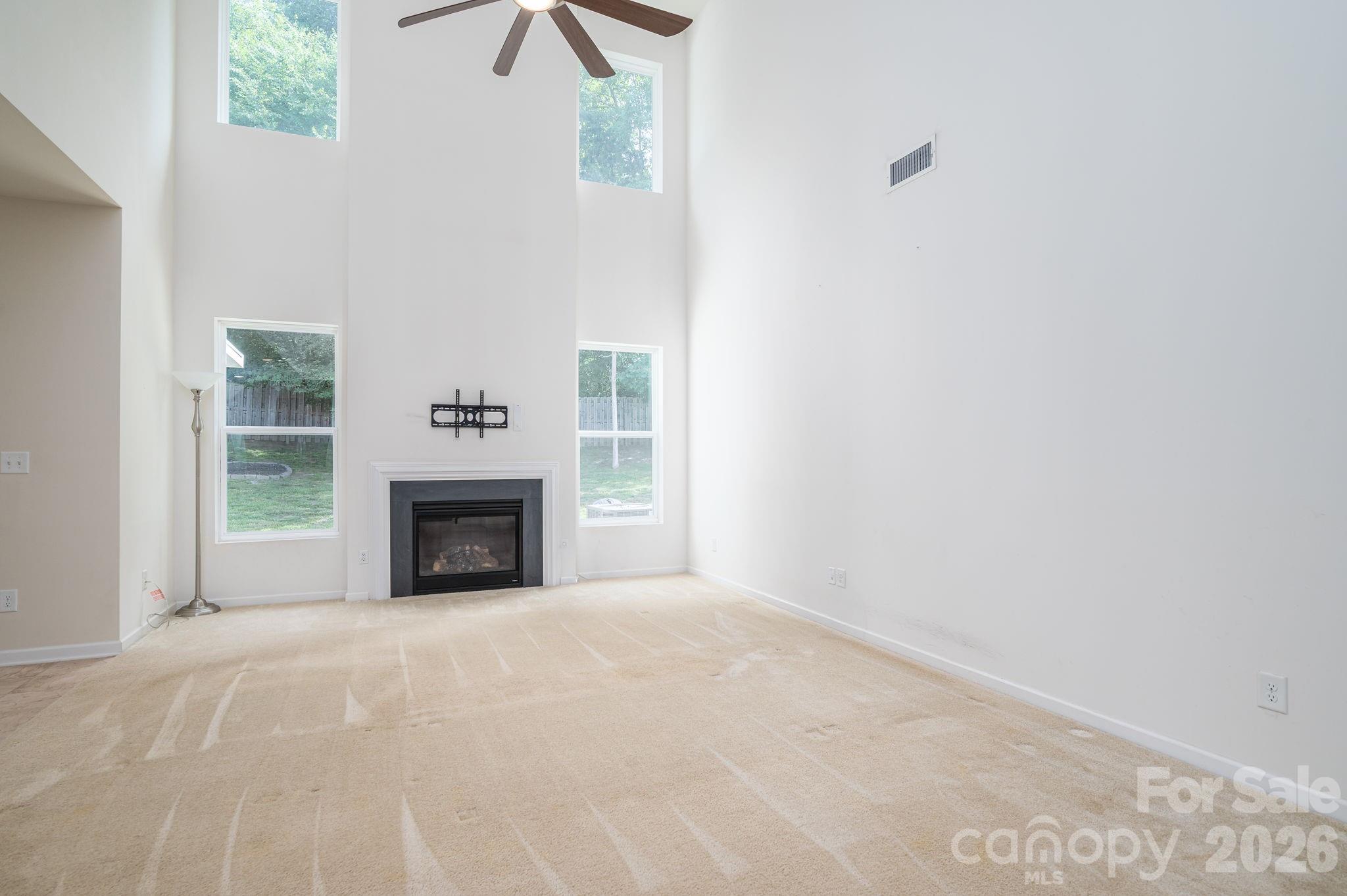 612 Augustus Lane — Mount Holly
