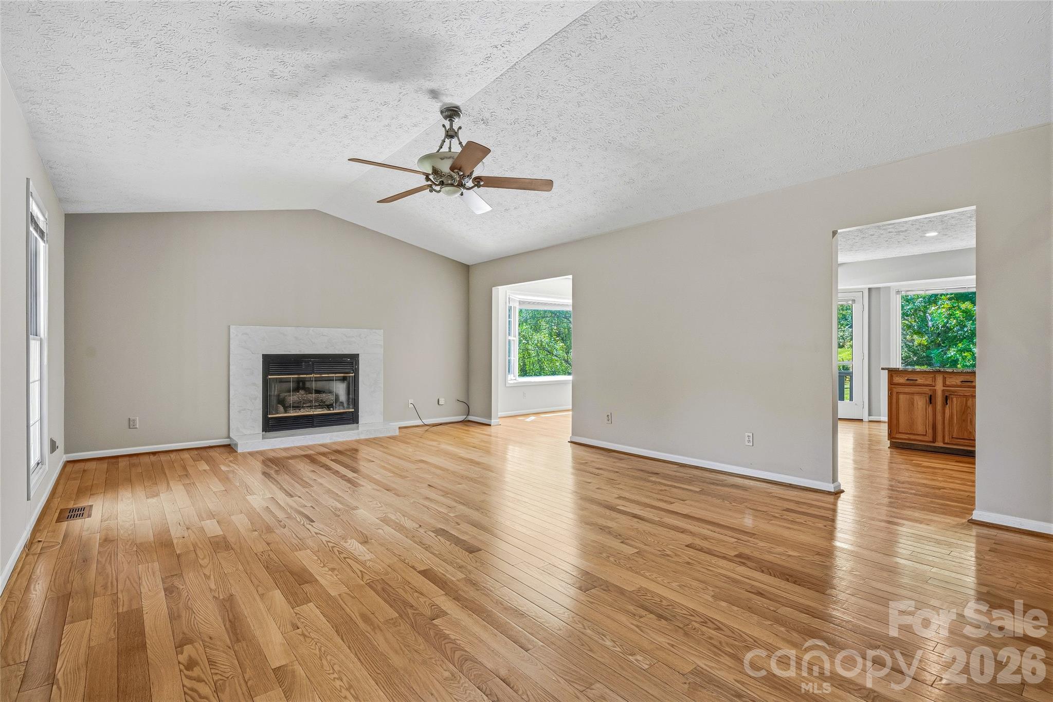 279 Woody Lane — Asheville