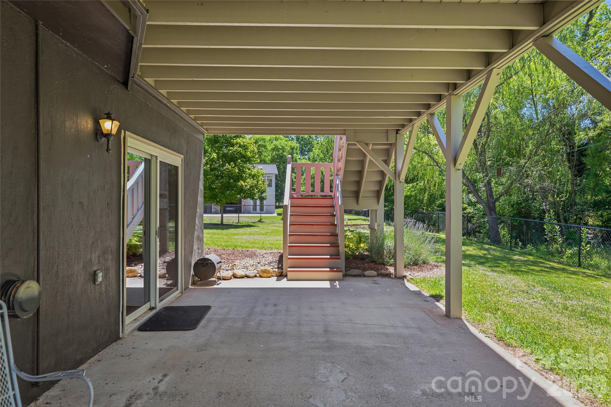 279 Woody Lane — Asheville