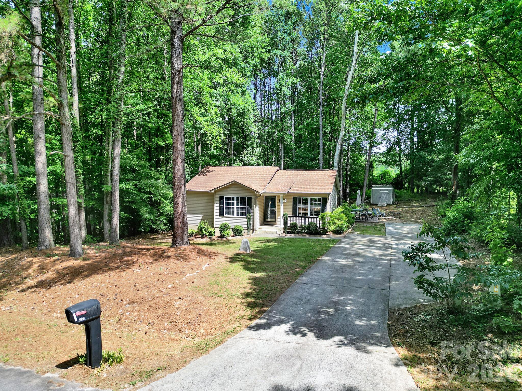 123 Greentree Drive — Mooresville