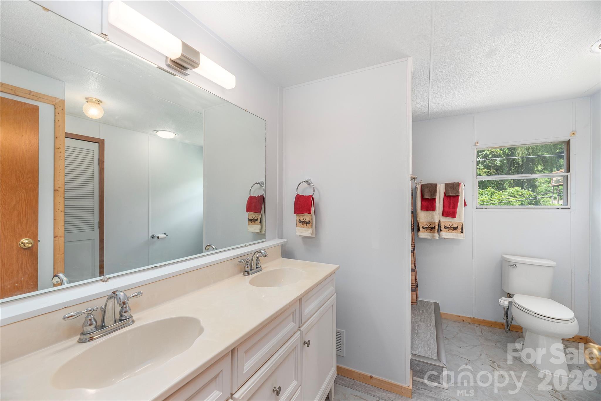 1458 Old Balsam Road — Waynesville
