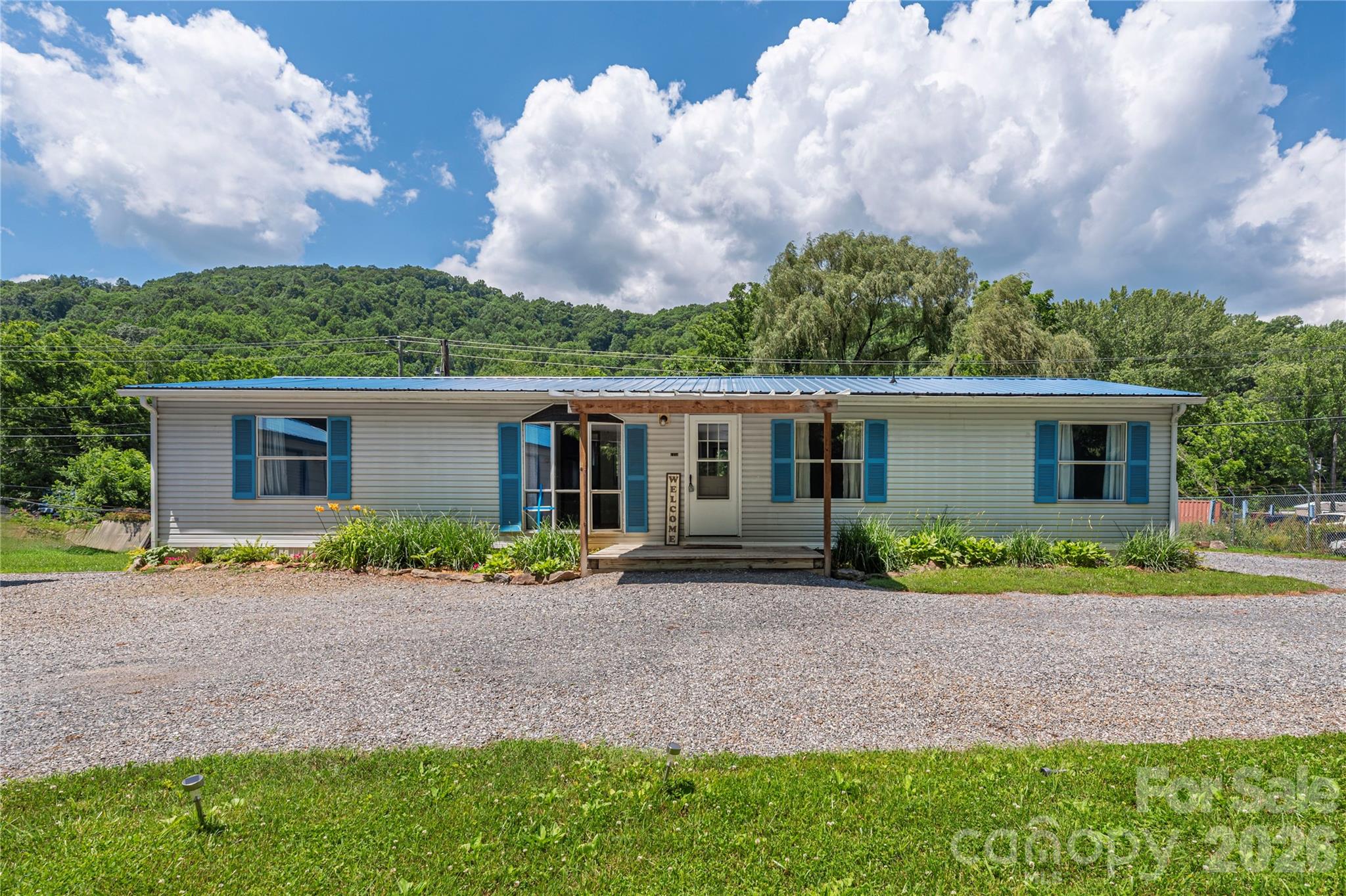 1458 Old Balsam Road — Waynesville