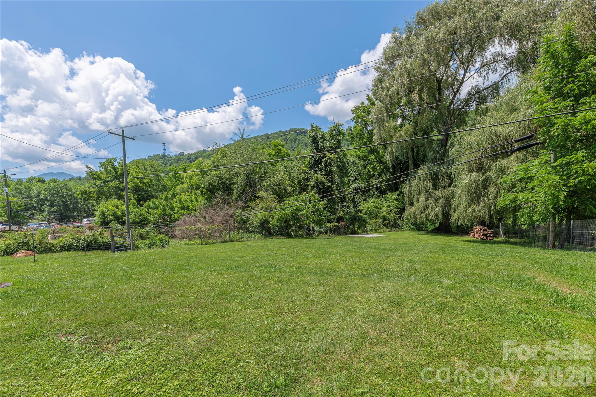 1458 Old Balsam Road — Waynesville