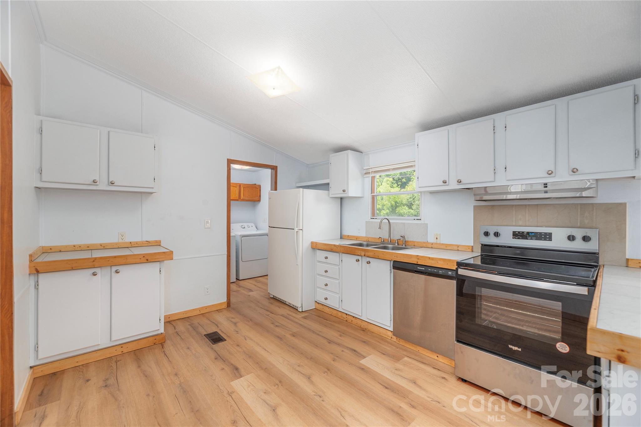 1458 Old Balsam Road — Waynesville