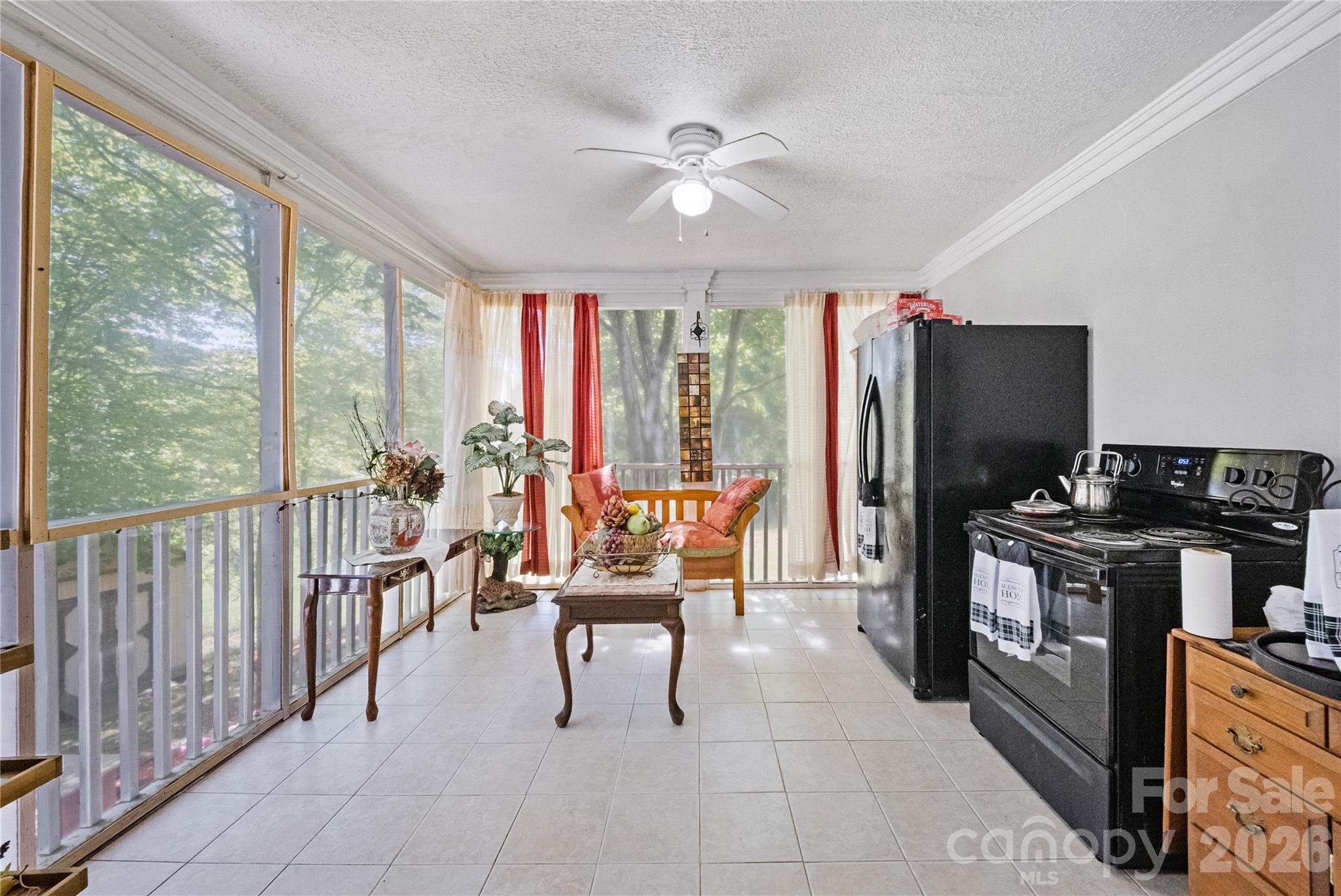 107 Dove Lane — New London