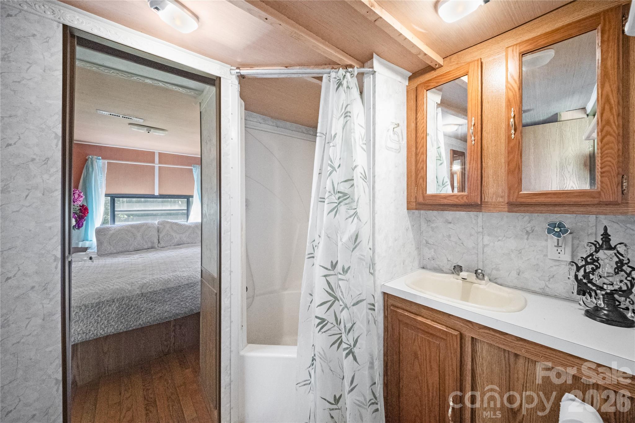 107 Dove Lane — New London