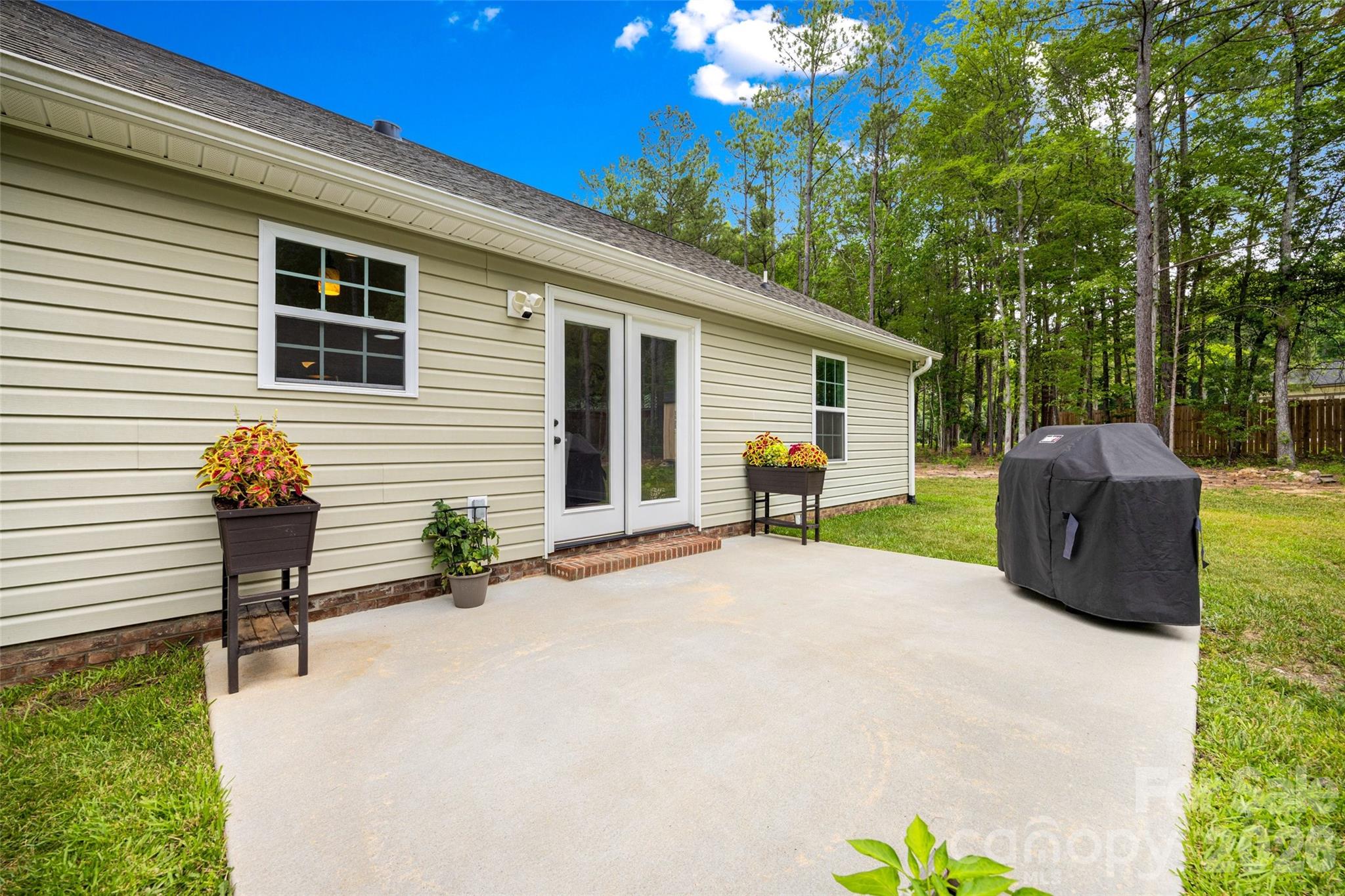 3734 Cimmeron Road — Lancaster