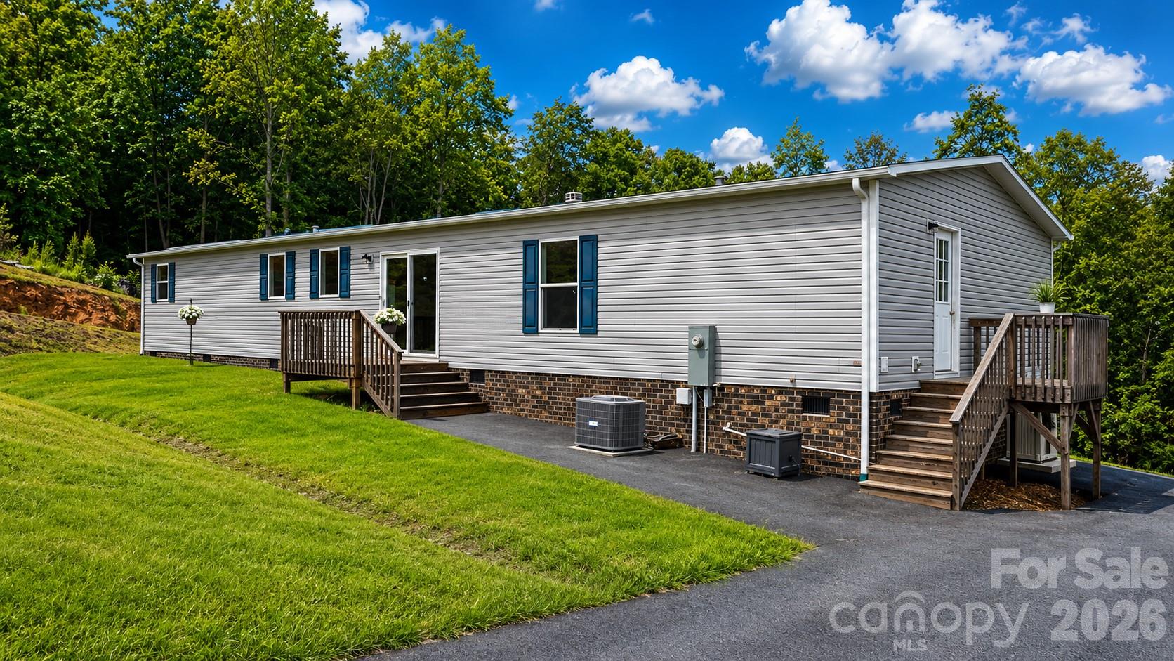 4223 Gouge Avenue — Morganton