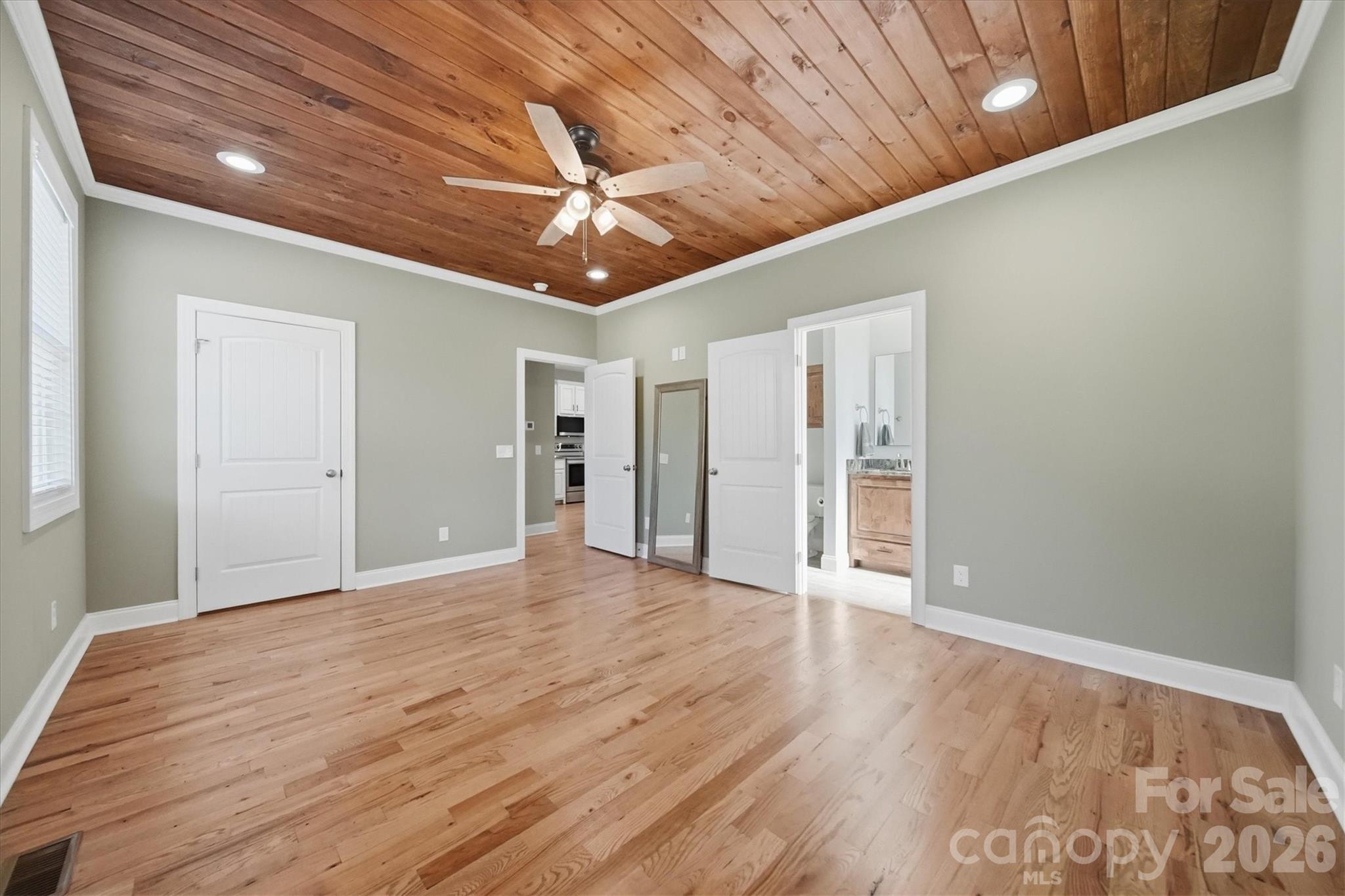 135 Maplewood Court — Hudson