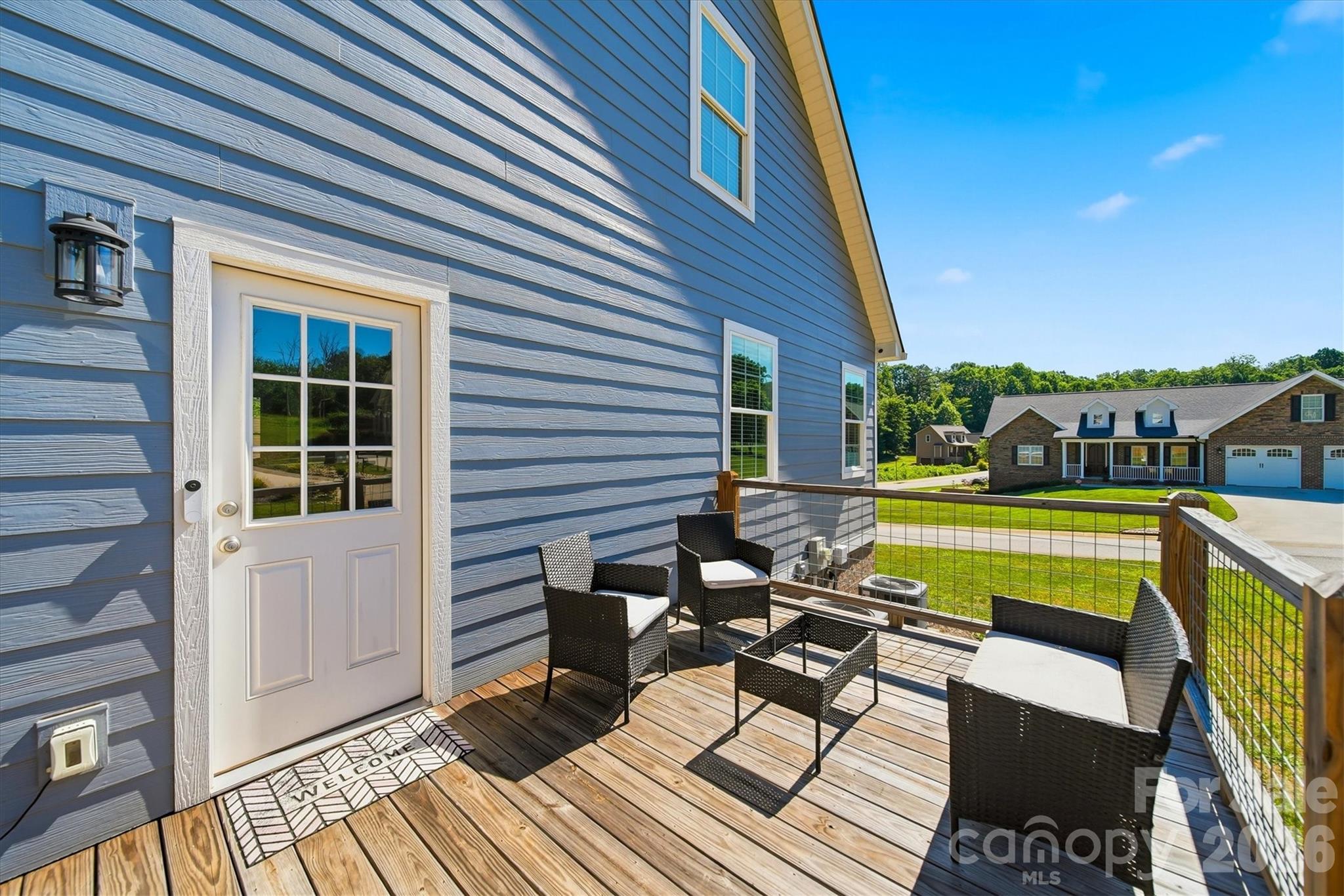 135 Maplewood Court — Hudson