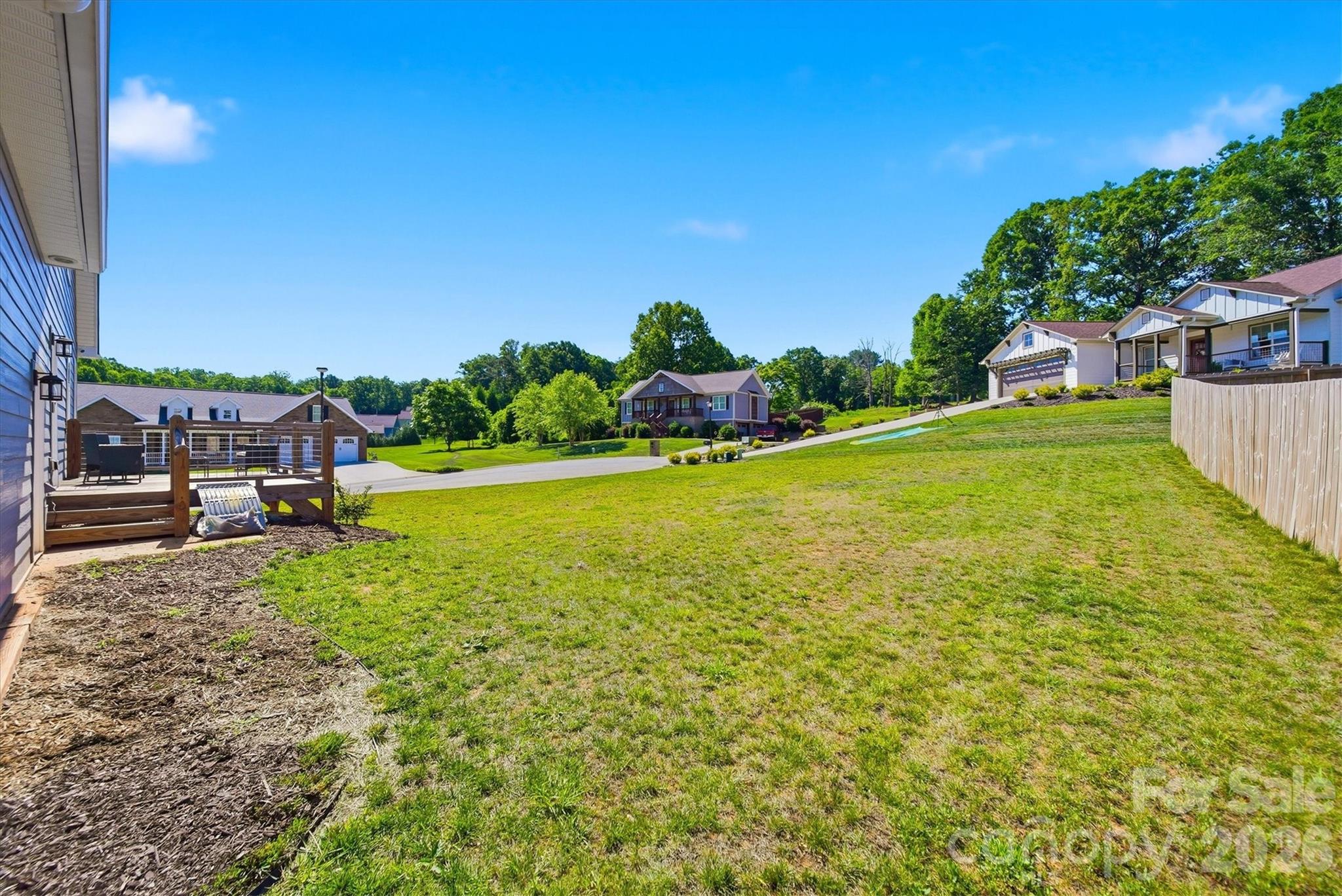 135 Maplewood Court — Hudson