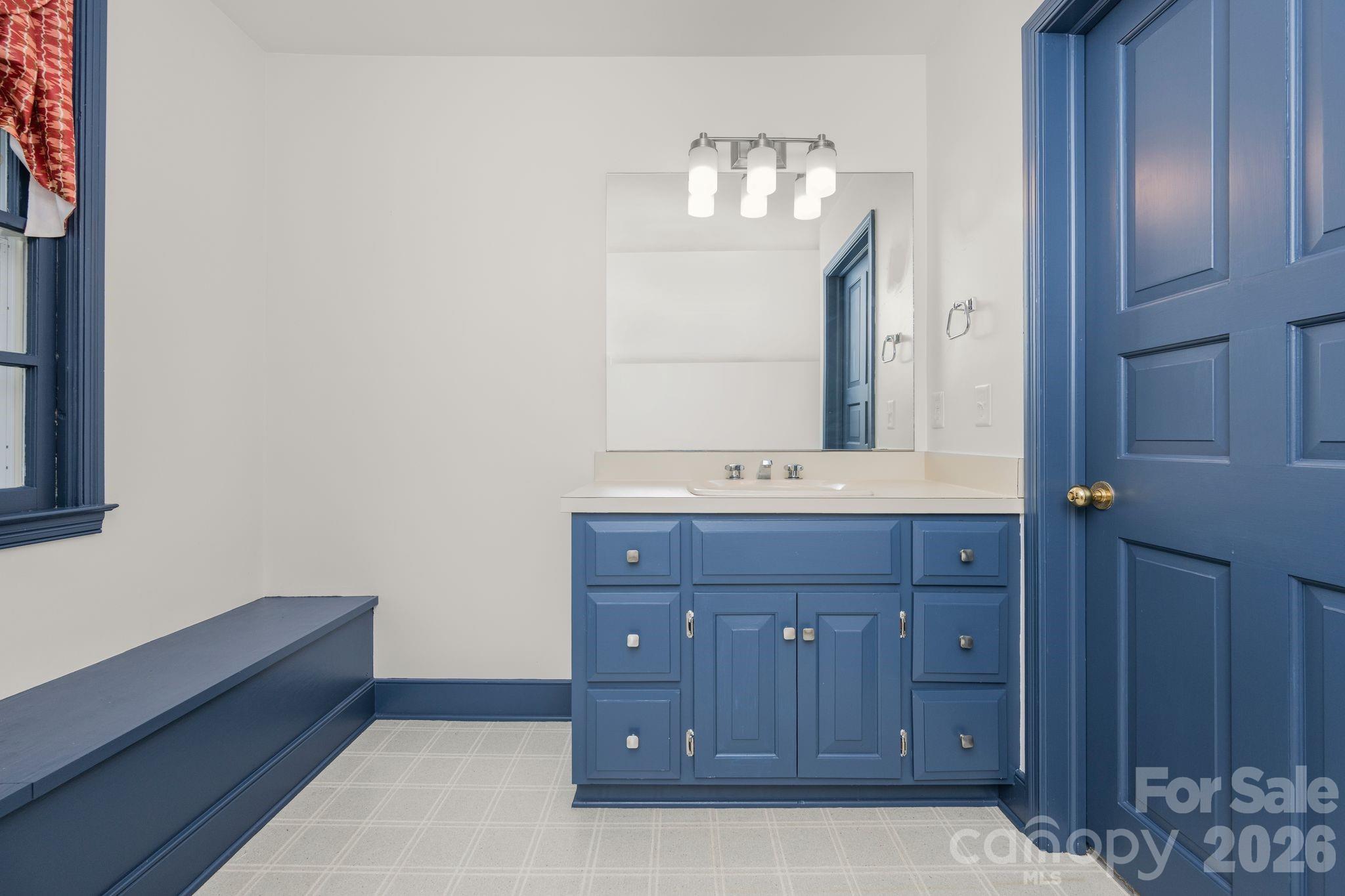 5400 Dartmoor Street #246 — Winston Salem