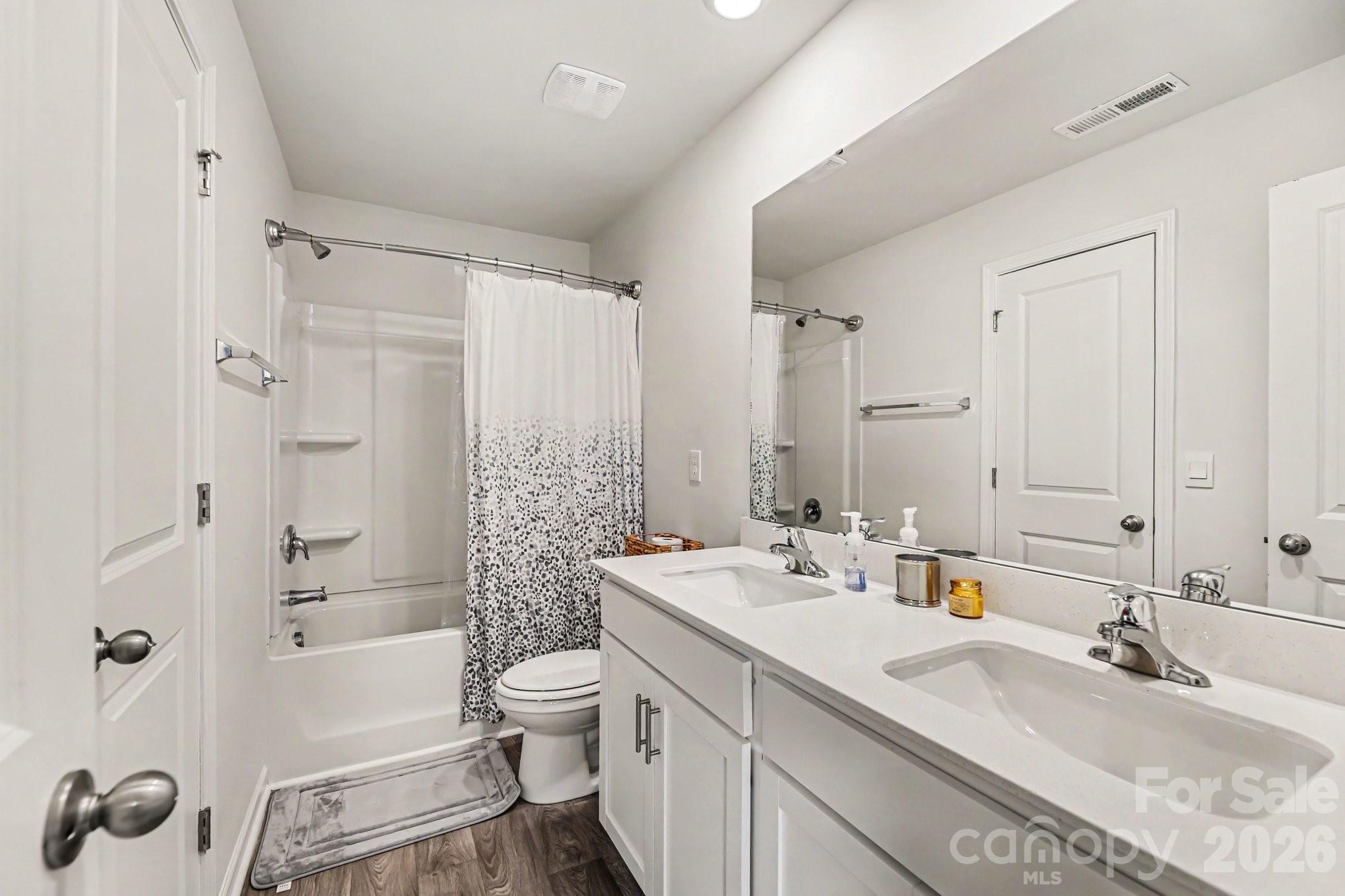 233 Culloden Drive — Mocksville