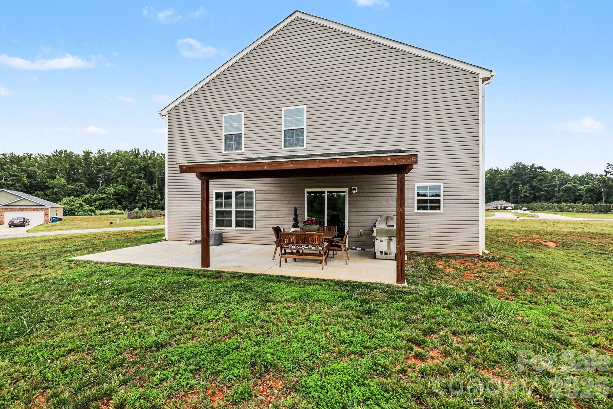 233 Culloden Drive — Mocksville