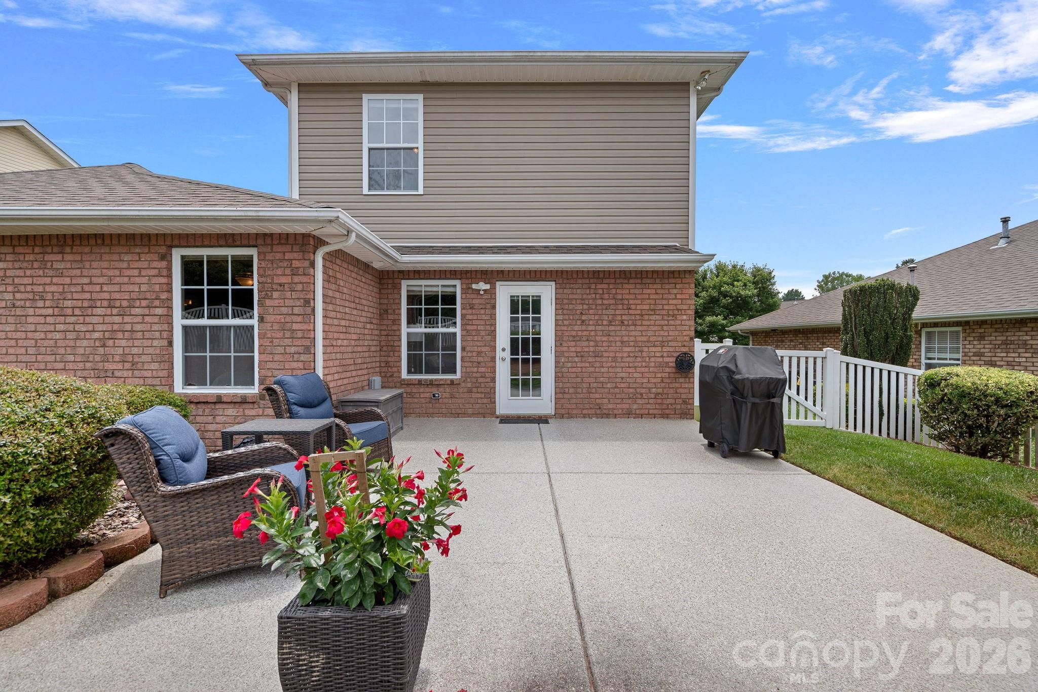 7538 April Mist Trail — Huntersville
