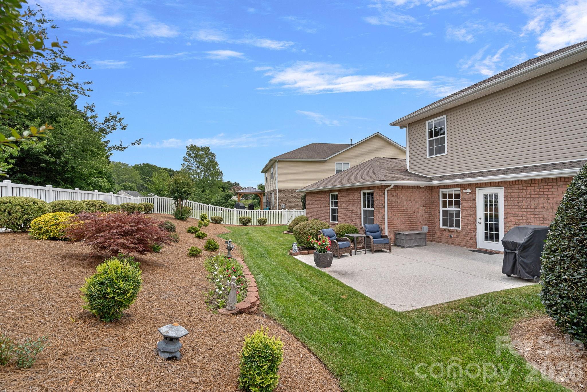 7538 April Mist Trail — Huntersville