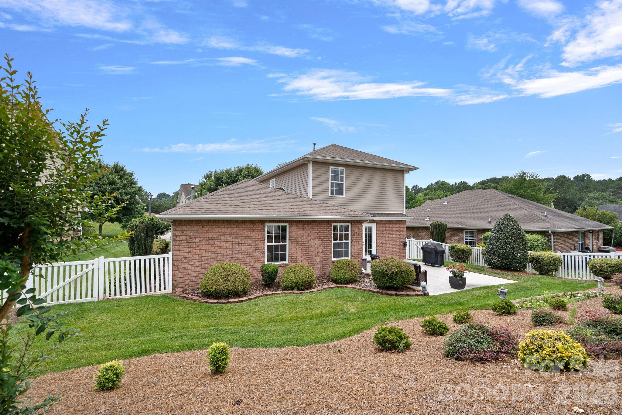 7538 April Mist Trail — Huntersville
