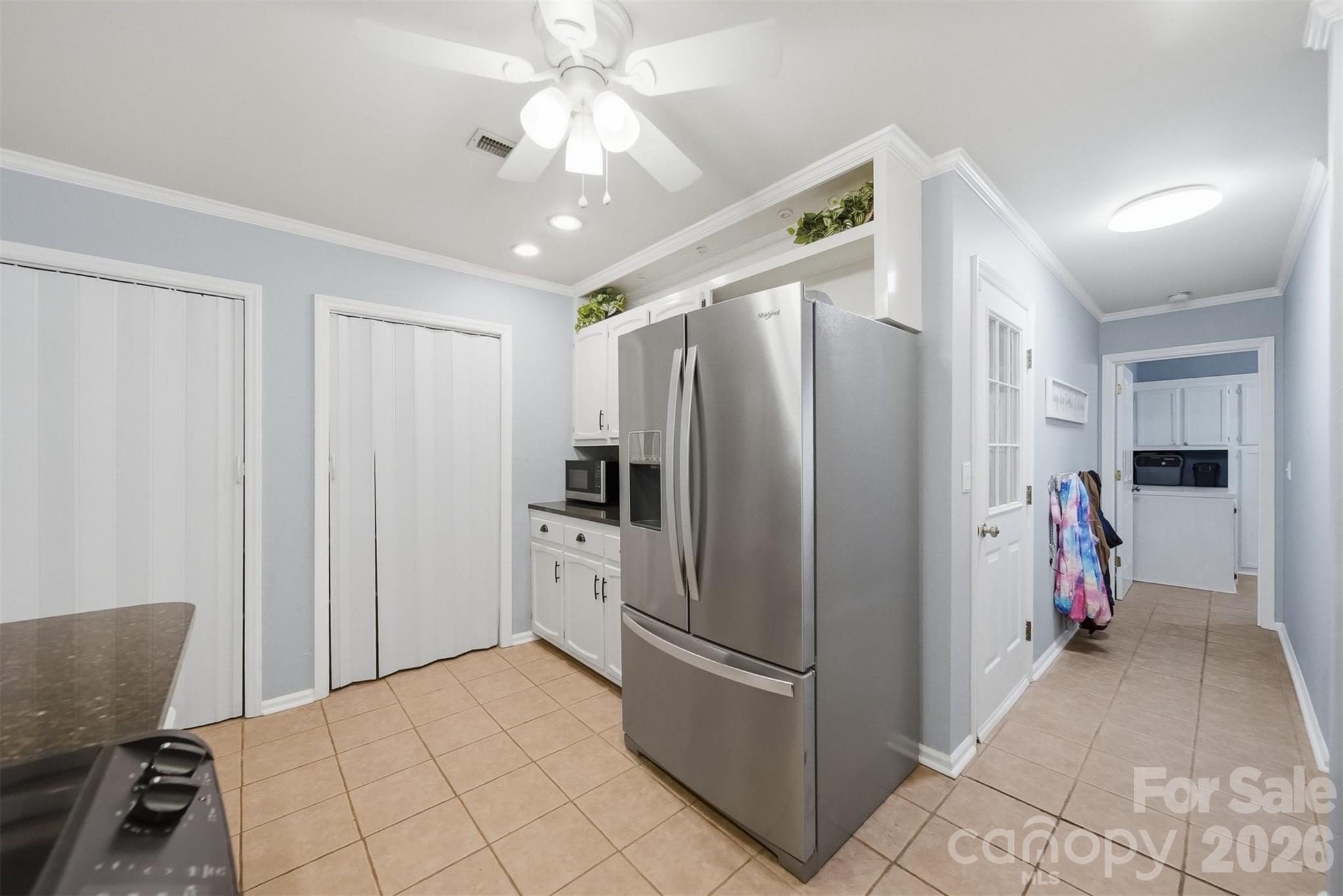 6089 Northlake Drive — Hickory