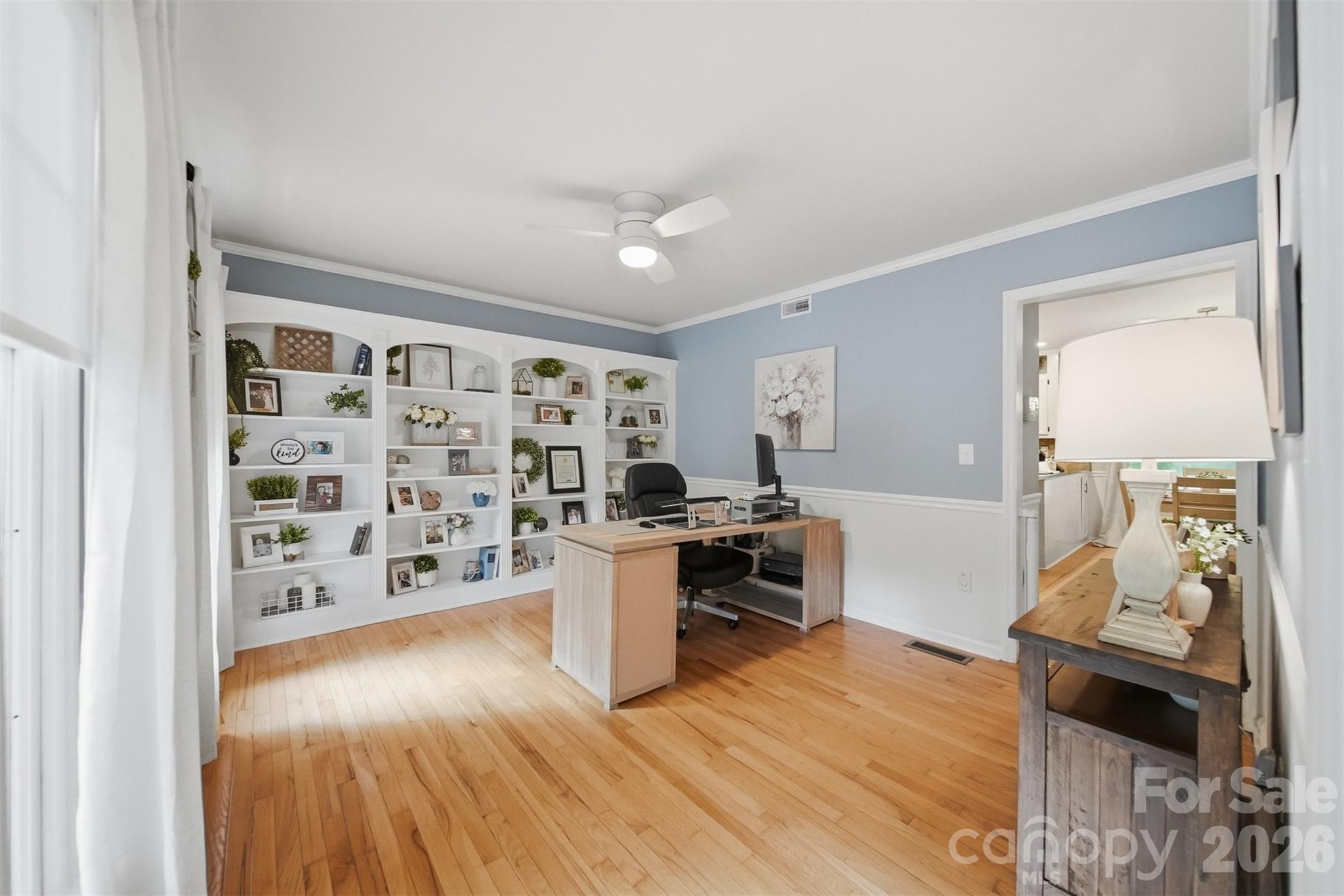 6089 Northlake Drive — Hickory