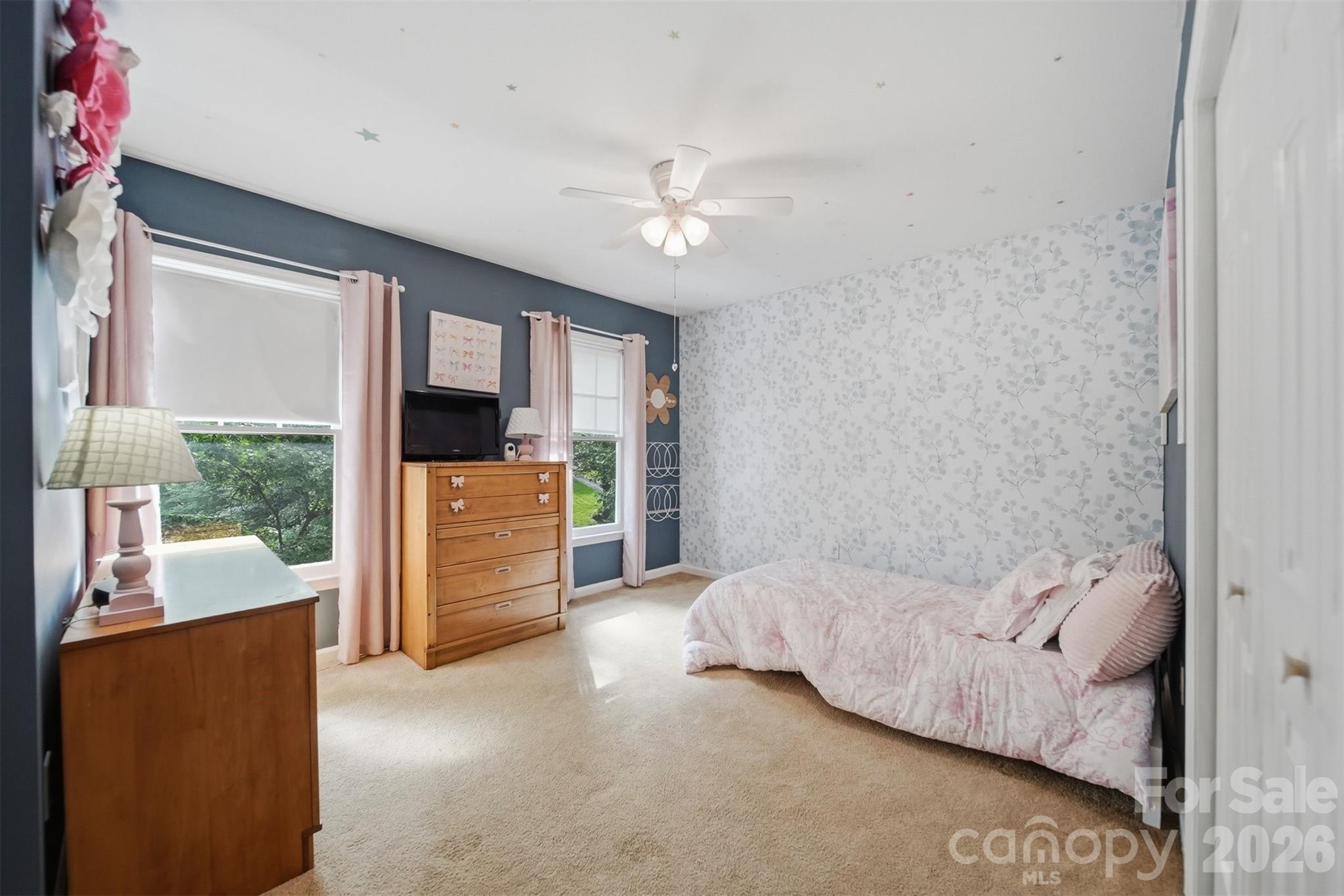 6089 Northlake Drive — Hickory