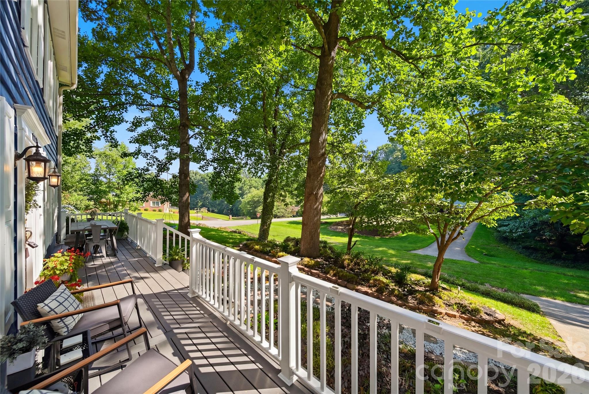 6089 Northlake Drive — Hickory