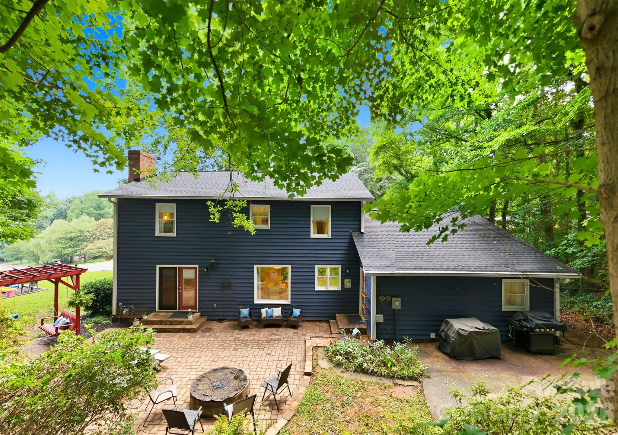 6089 Northlake Drive — Hickory