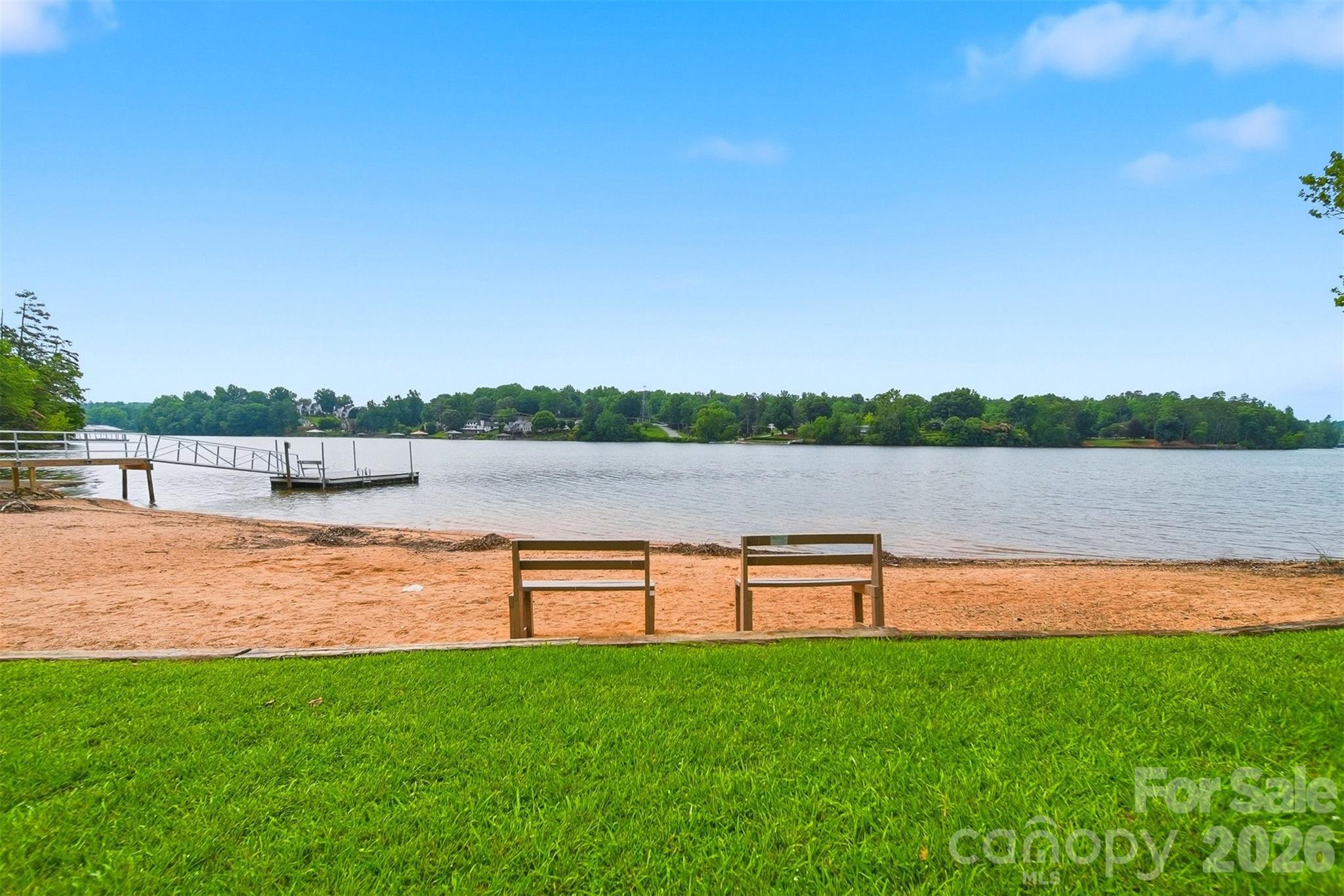 6089 Northlake Drive — Hickory