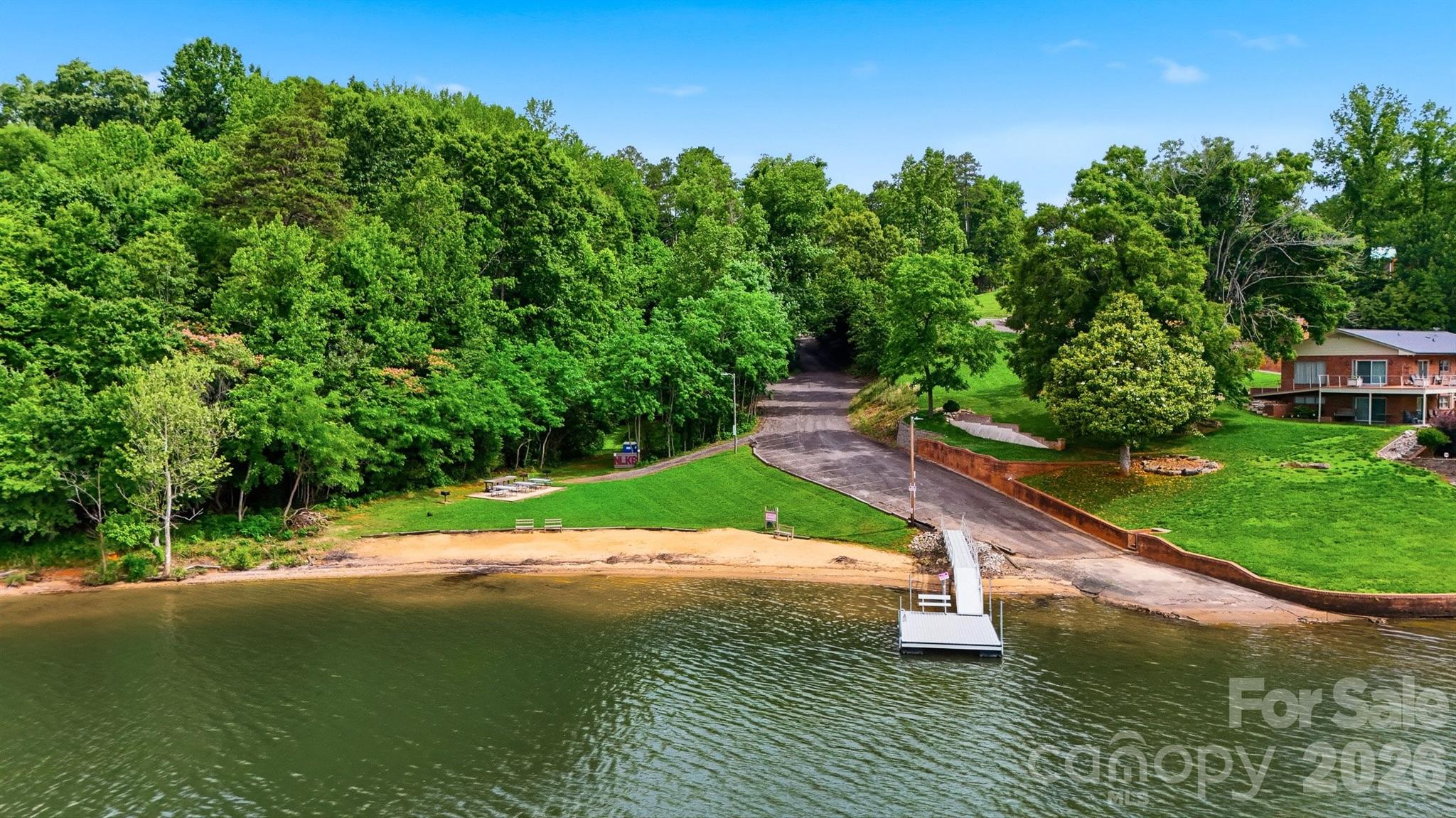6089 Northlake Drive — Hickory