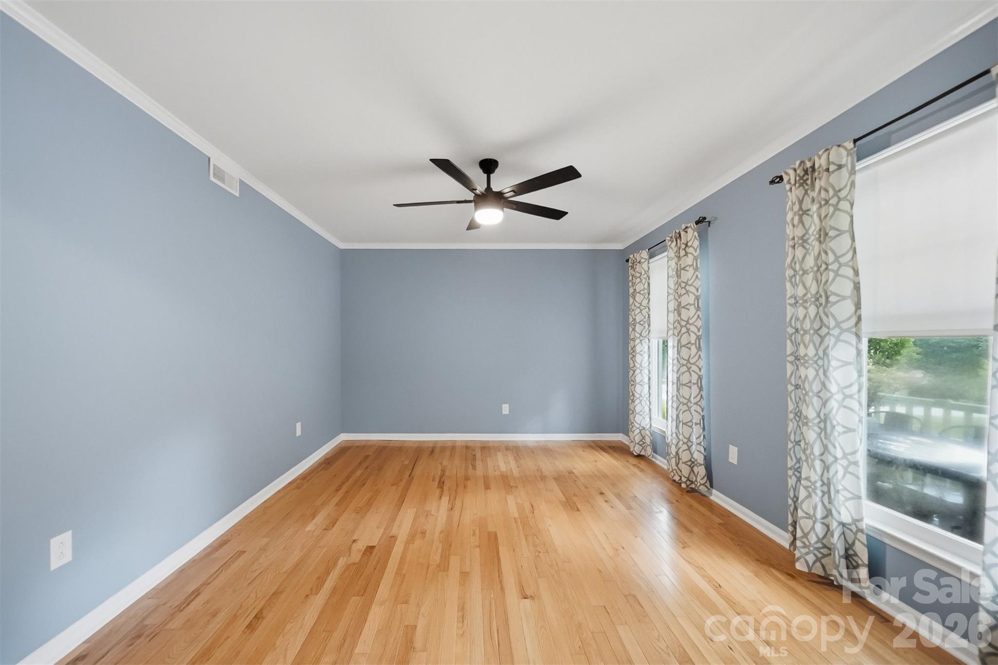 6089 Northlake Drive — Hickory
