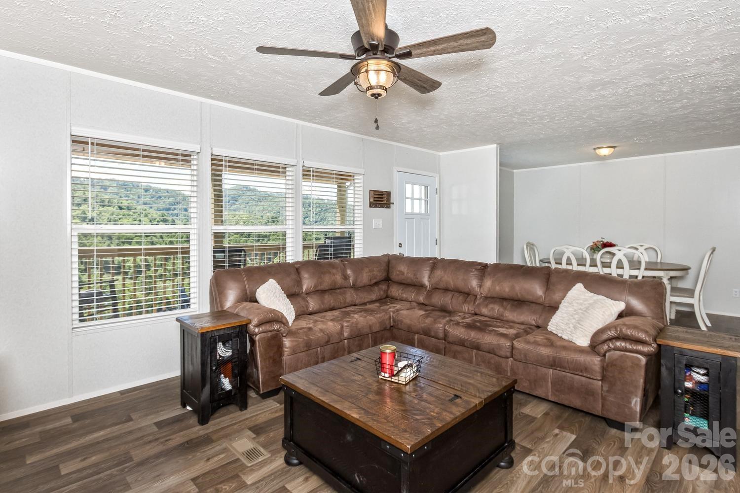 27 Spuds Lane — Weaverville