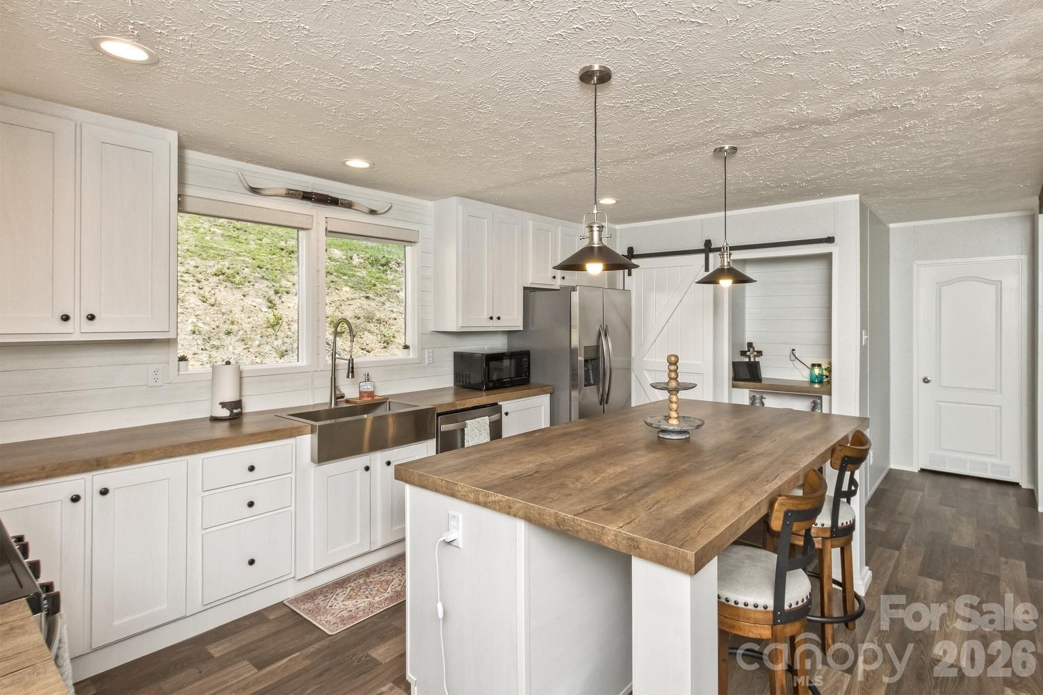 27 Spuds Lane — Weaverville
