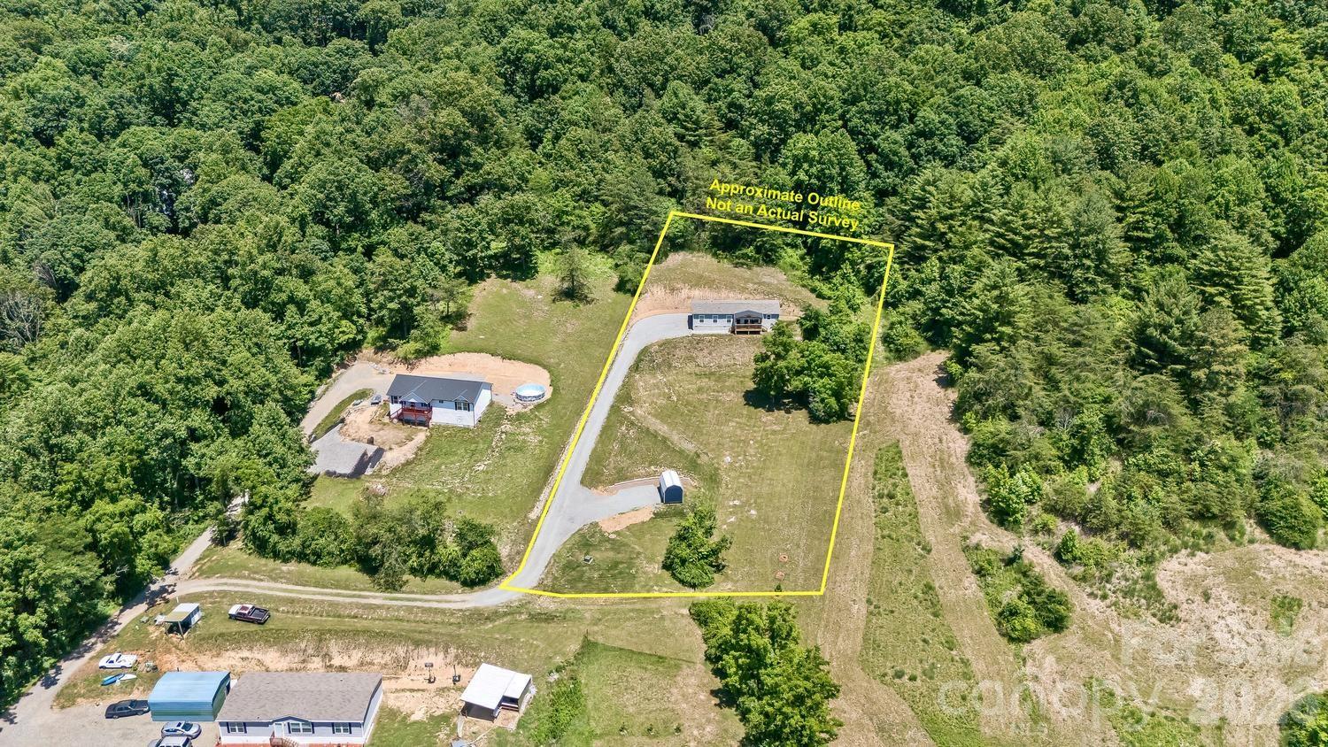 27 Spuds Lane — Weaverville