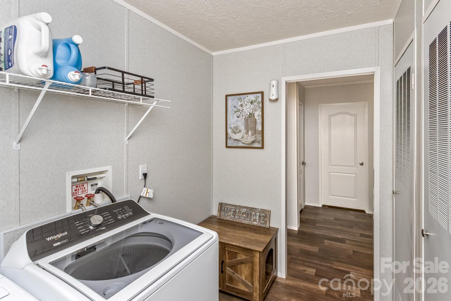 27 Spuds Lane — Weaverville