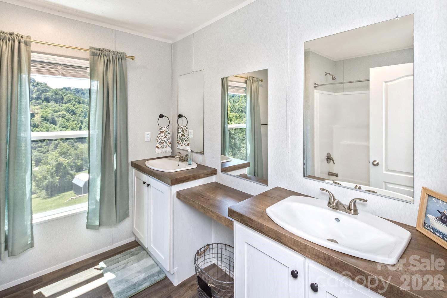 27 Spuds Lane — Weaverville