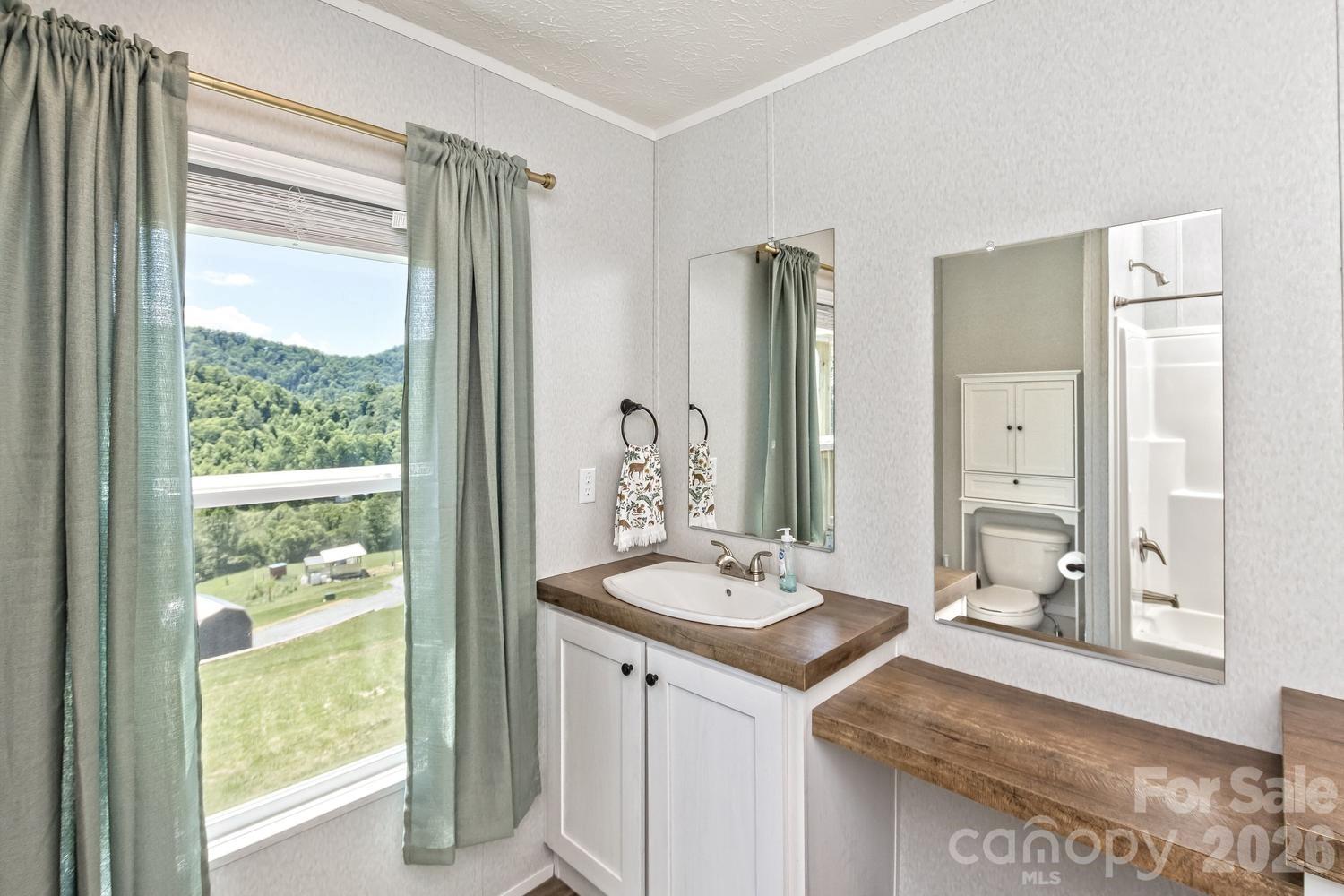 27 Spuds Lane — Weaverville