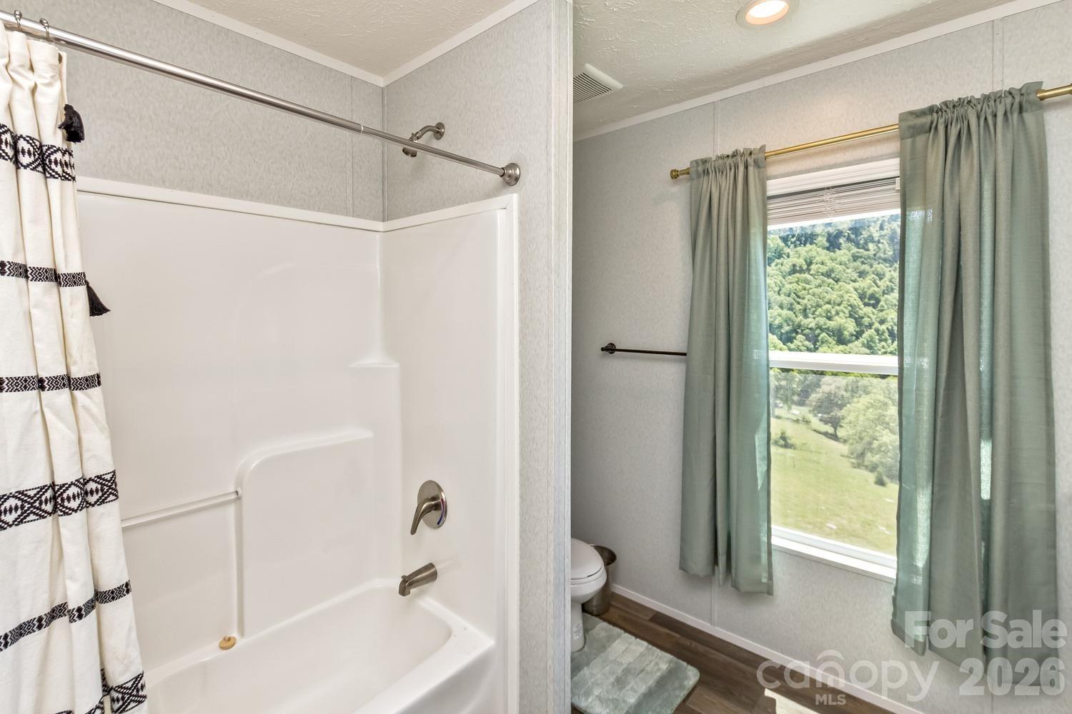 27 Spuds Lane — Weaverville