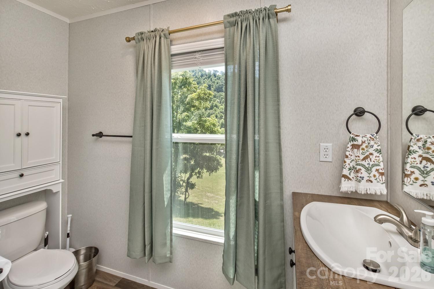 27 Spuds Lane — Weaverville
