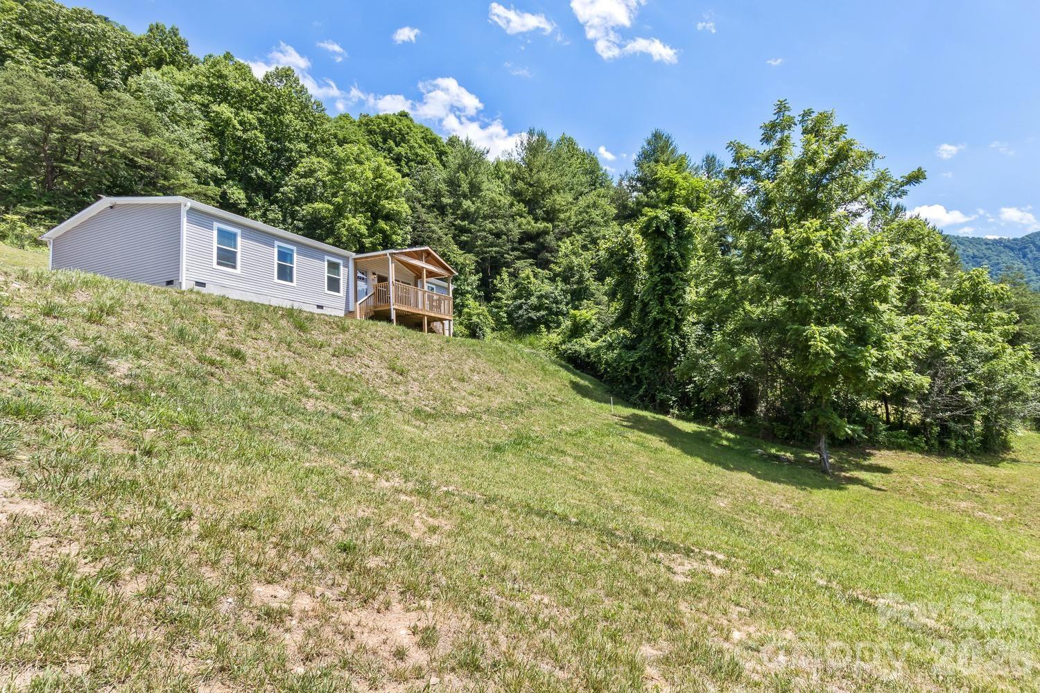 27 Spuds Lane — Weaverville