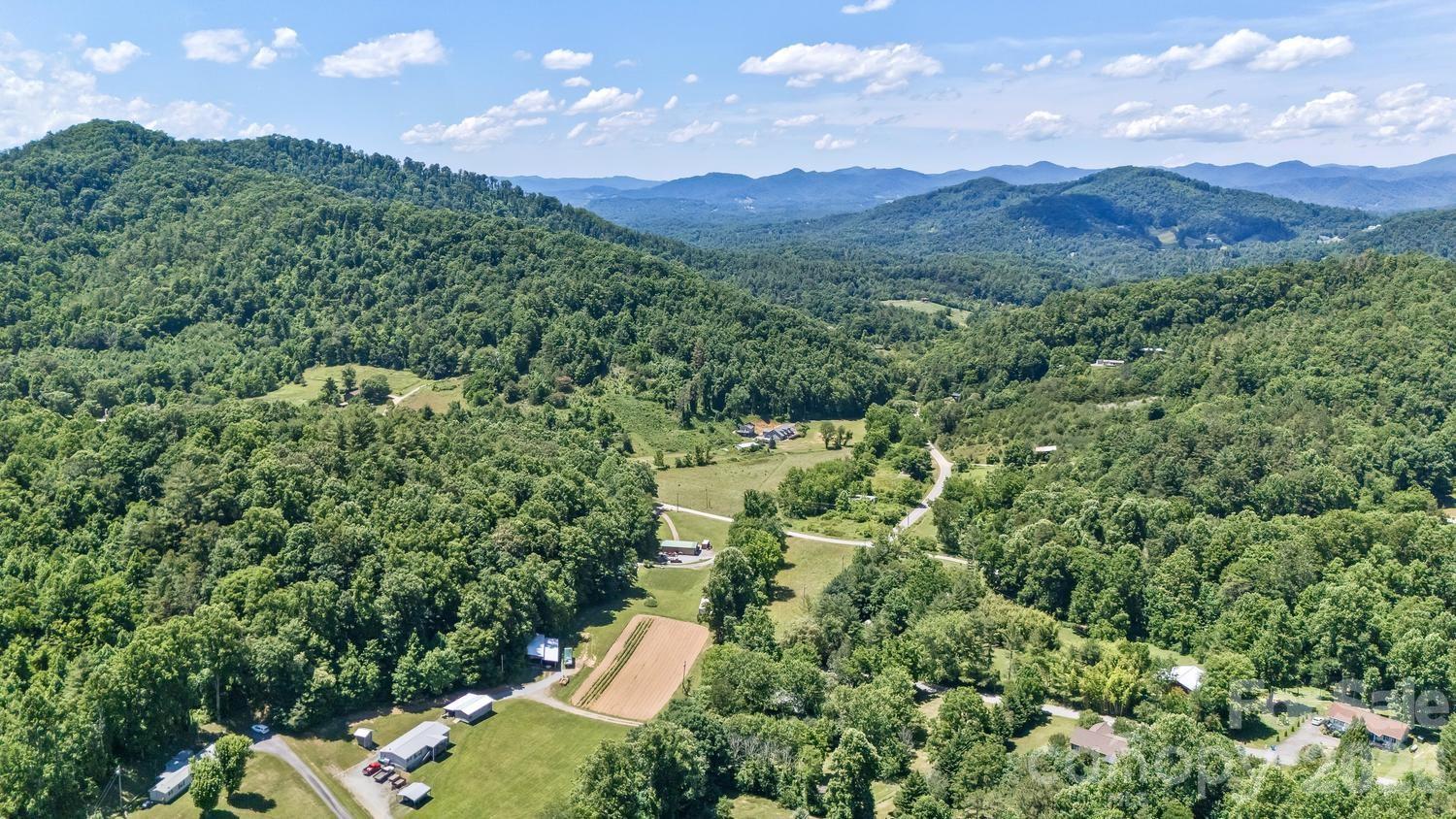 27 Spuds Lane — Weaverville