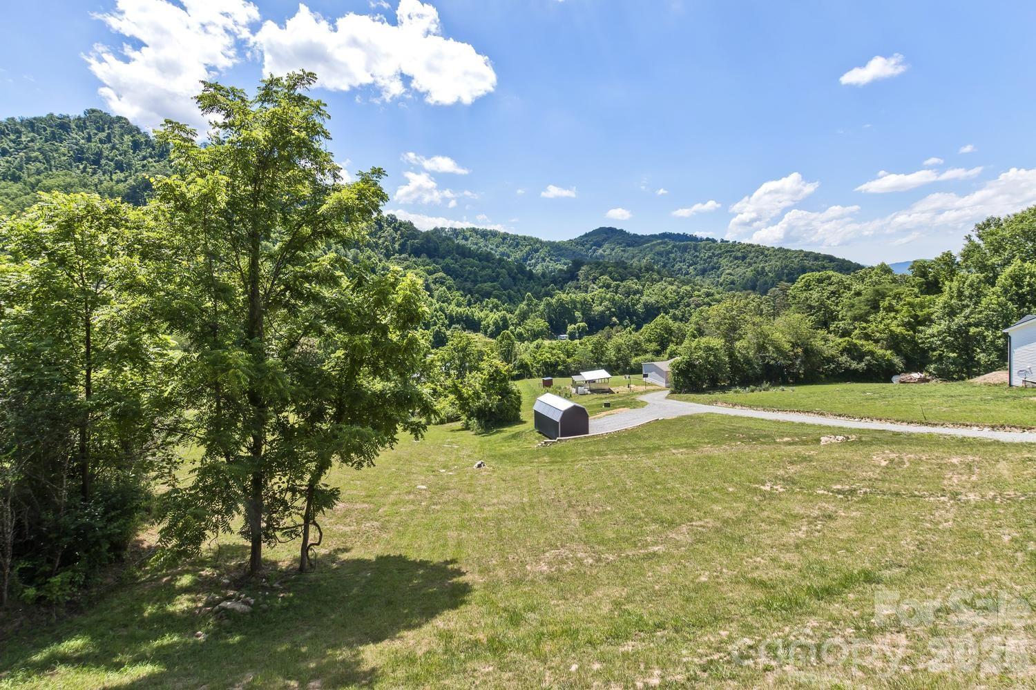 27 Spuds Lane — Weaverville