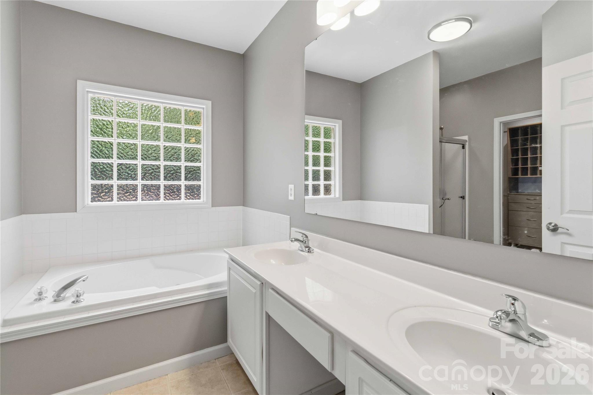 1603 Hunters Place Road — York