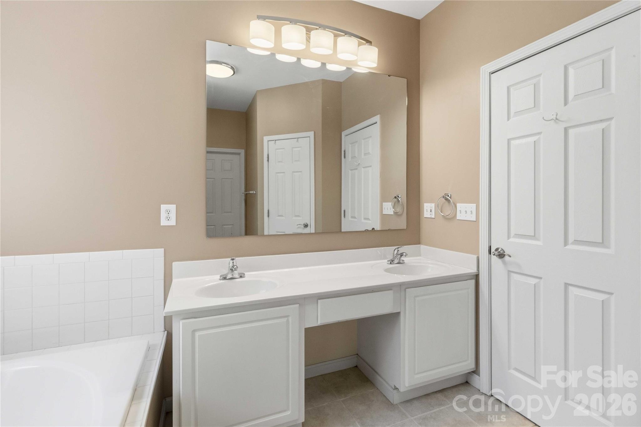 1603 Hunters Place Road — York