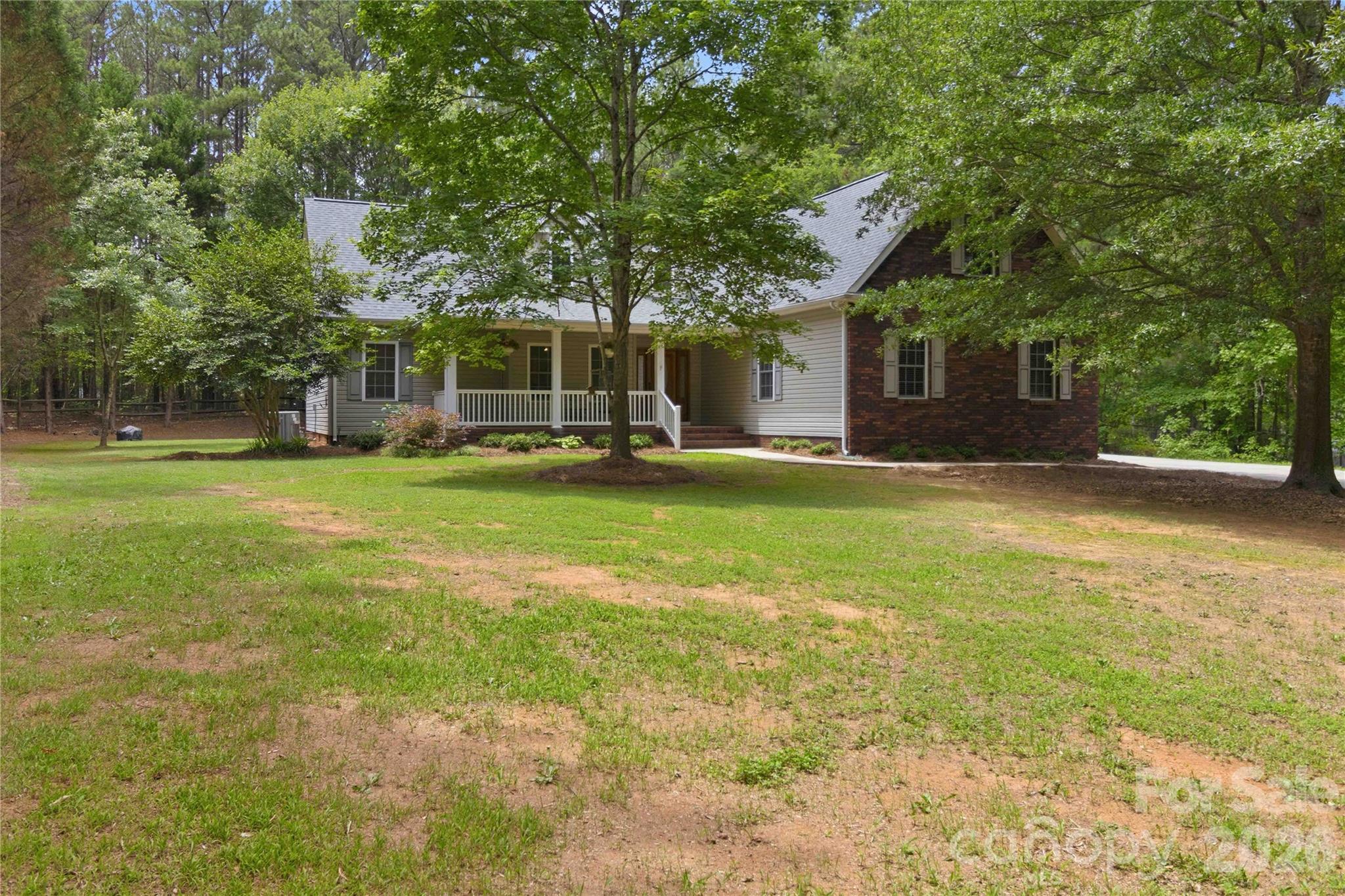 1603 Hunters Place Road — York
